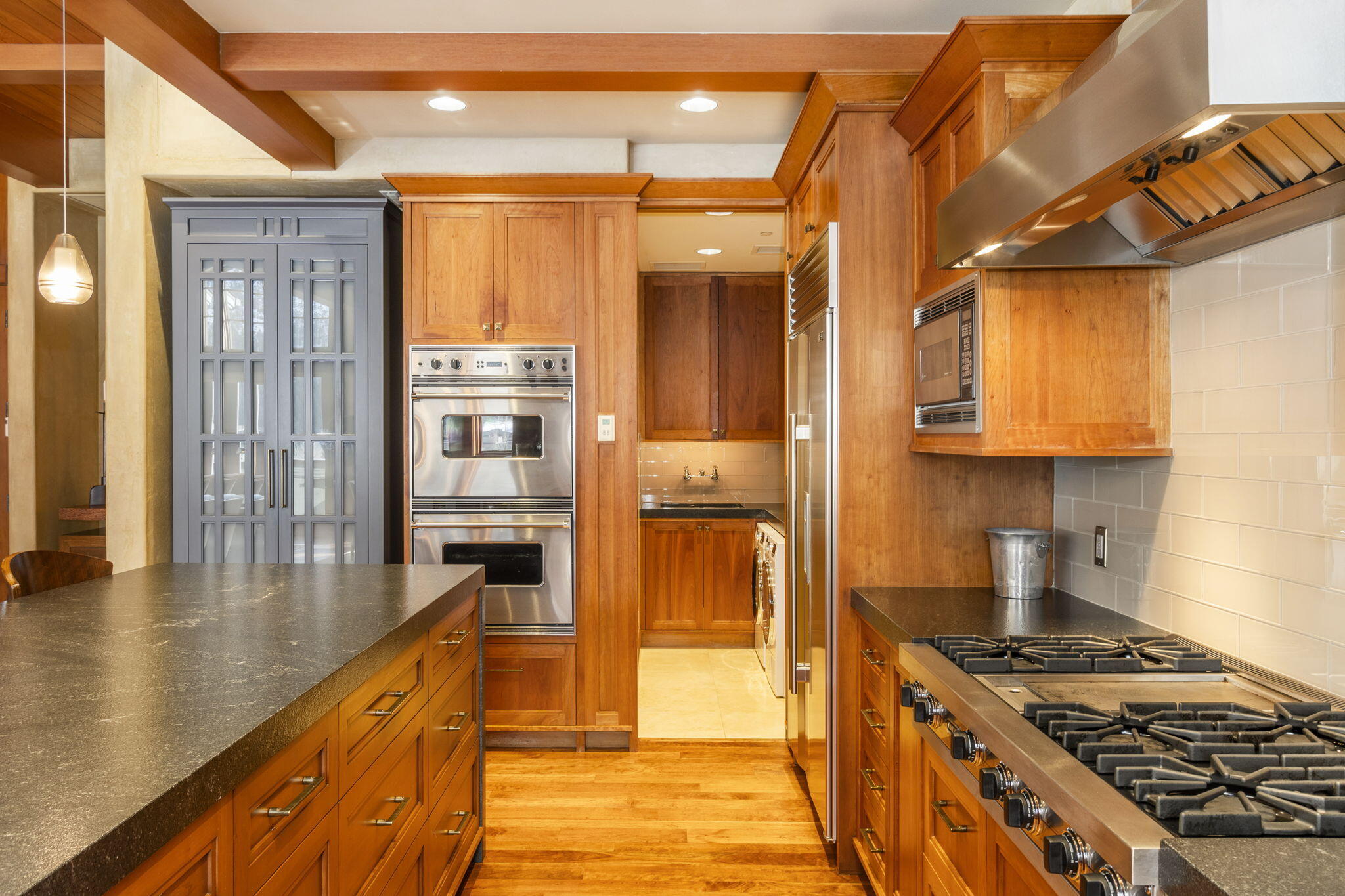 221 N Washington Ave Property Photo 6