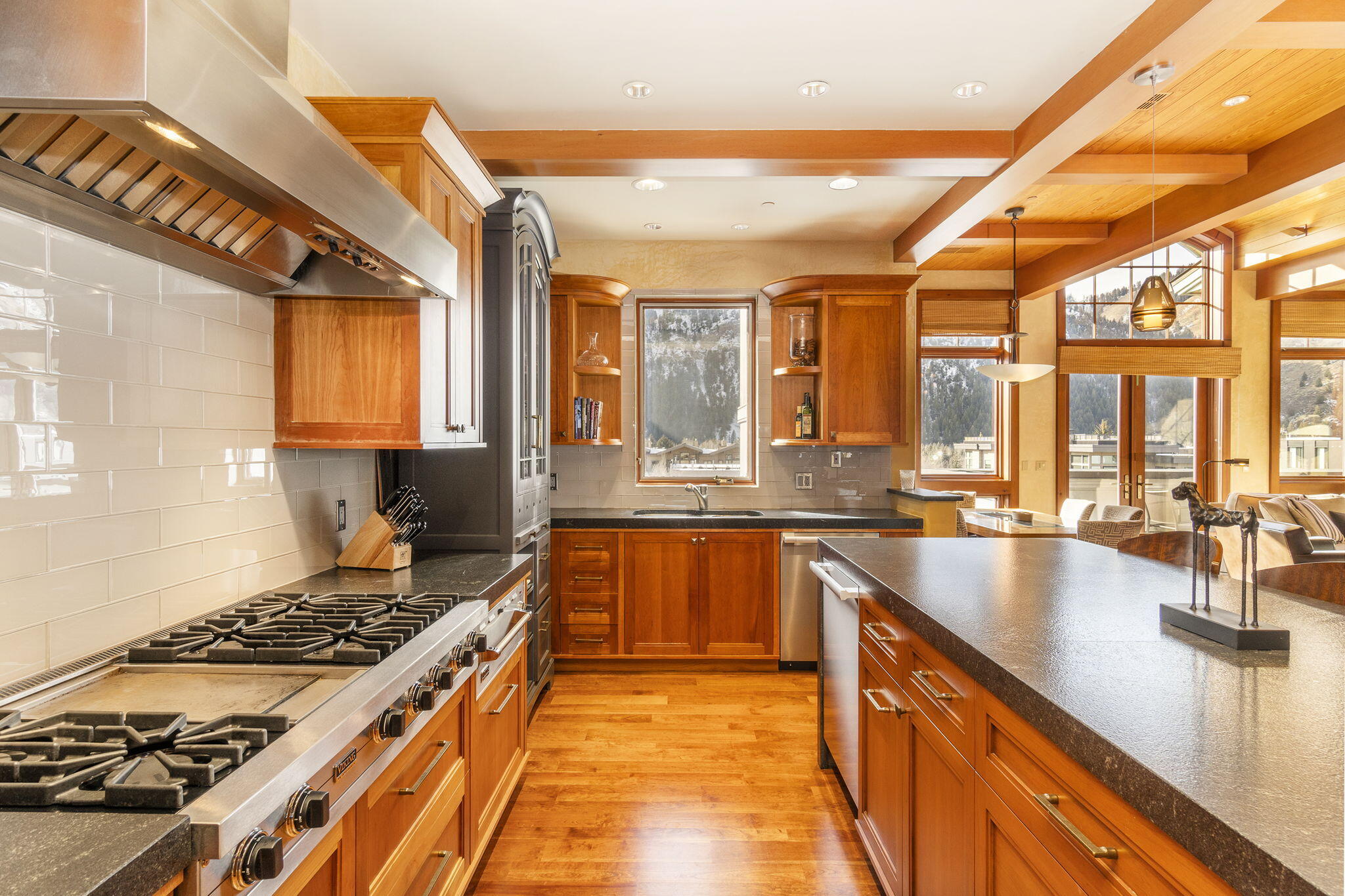 221 N Washington Ave Property Photo 9