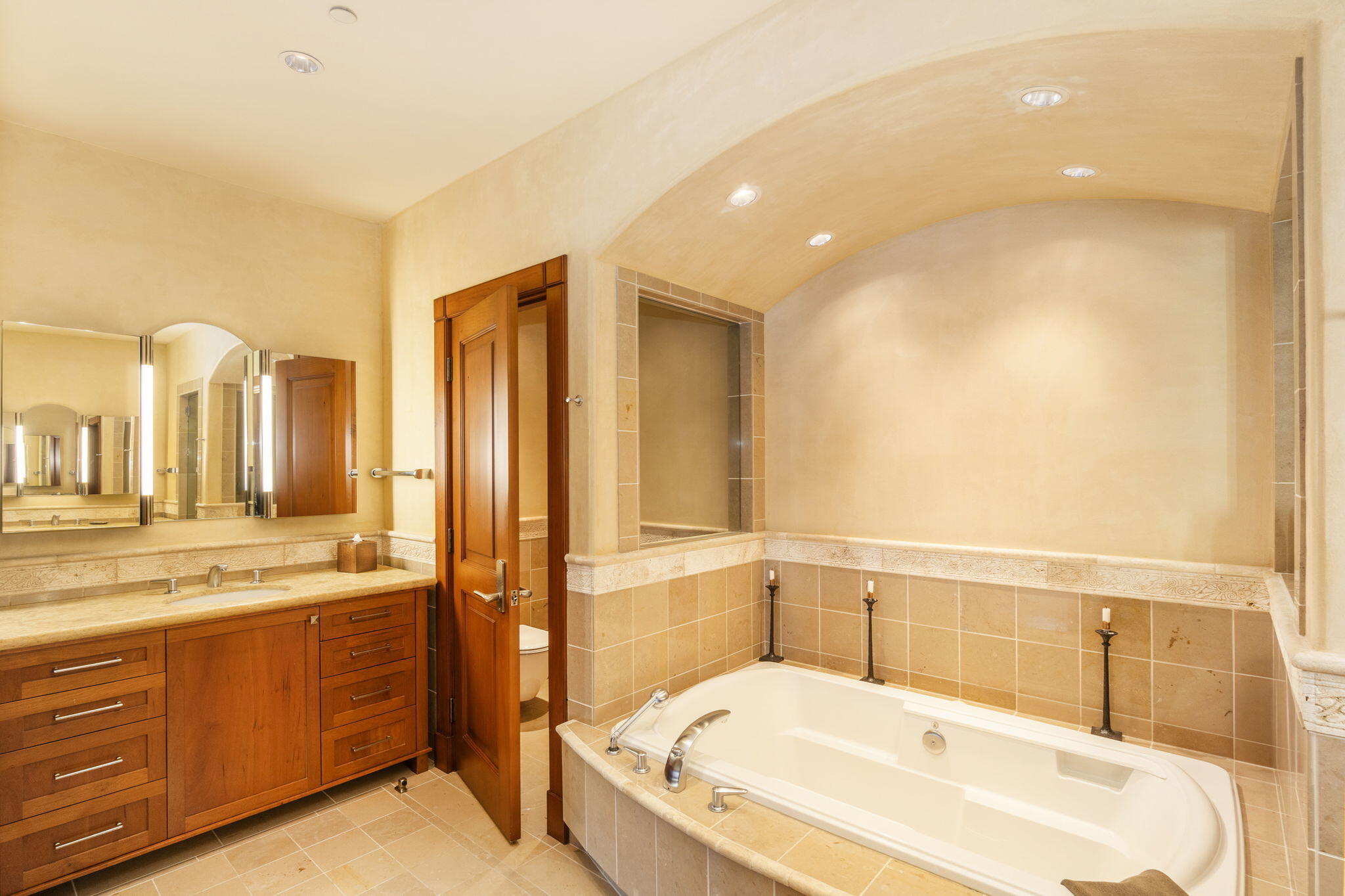 221 N Washington Ave Property Photo 19