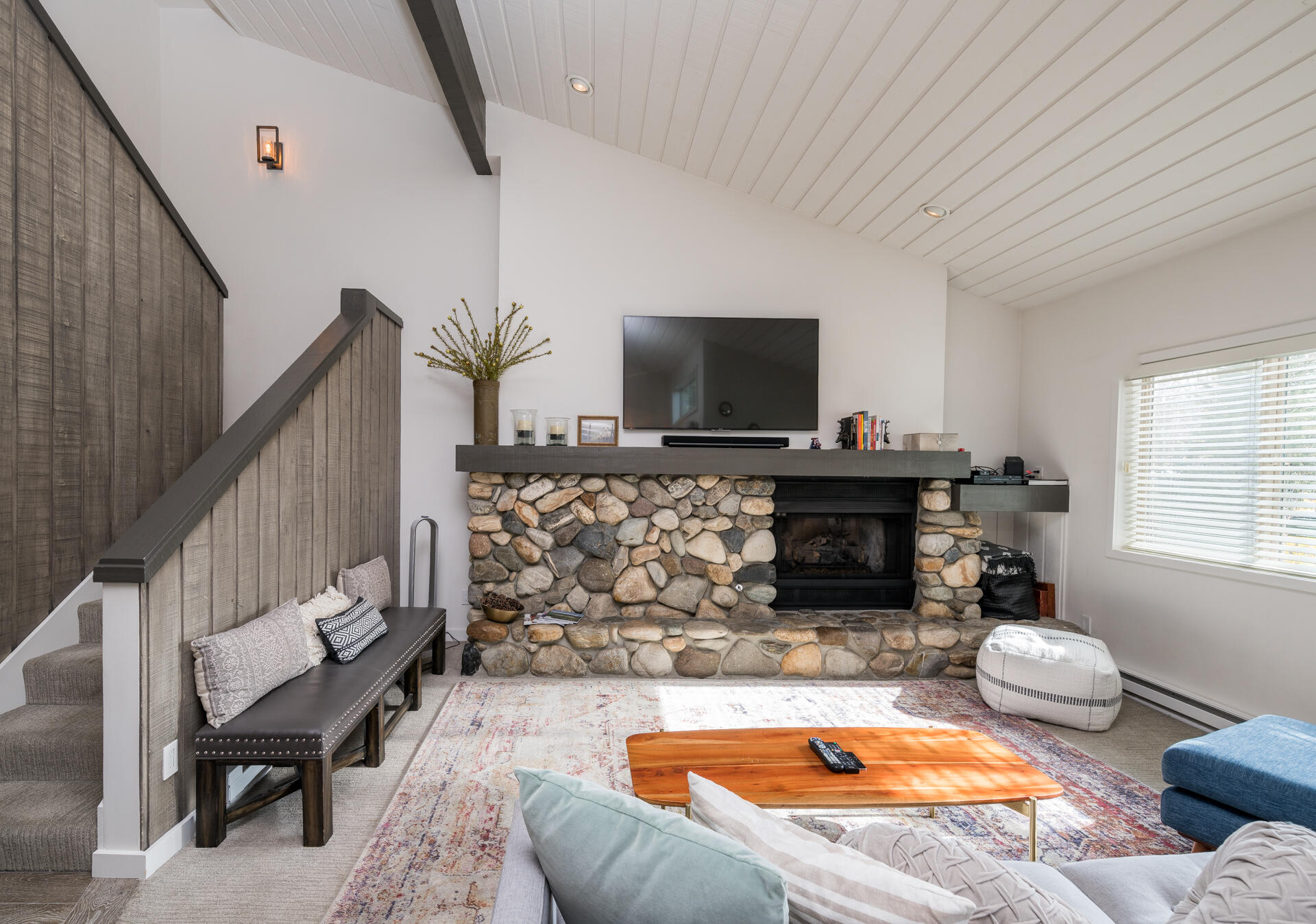 401 S 2nd Ave Property Photo 2