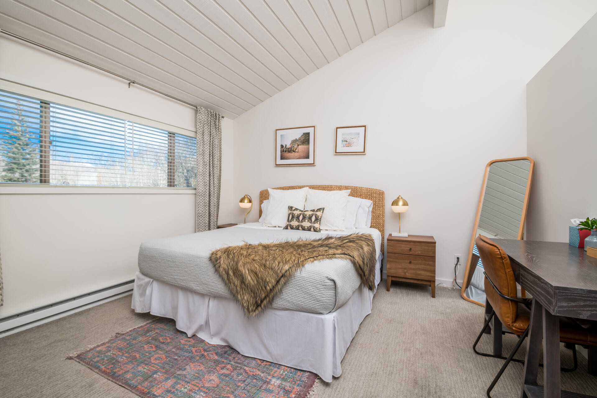 401 S 2nd Ave Property Photo 5