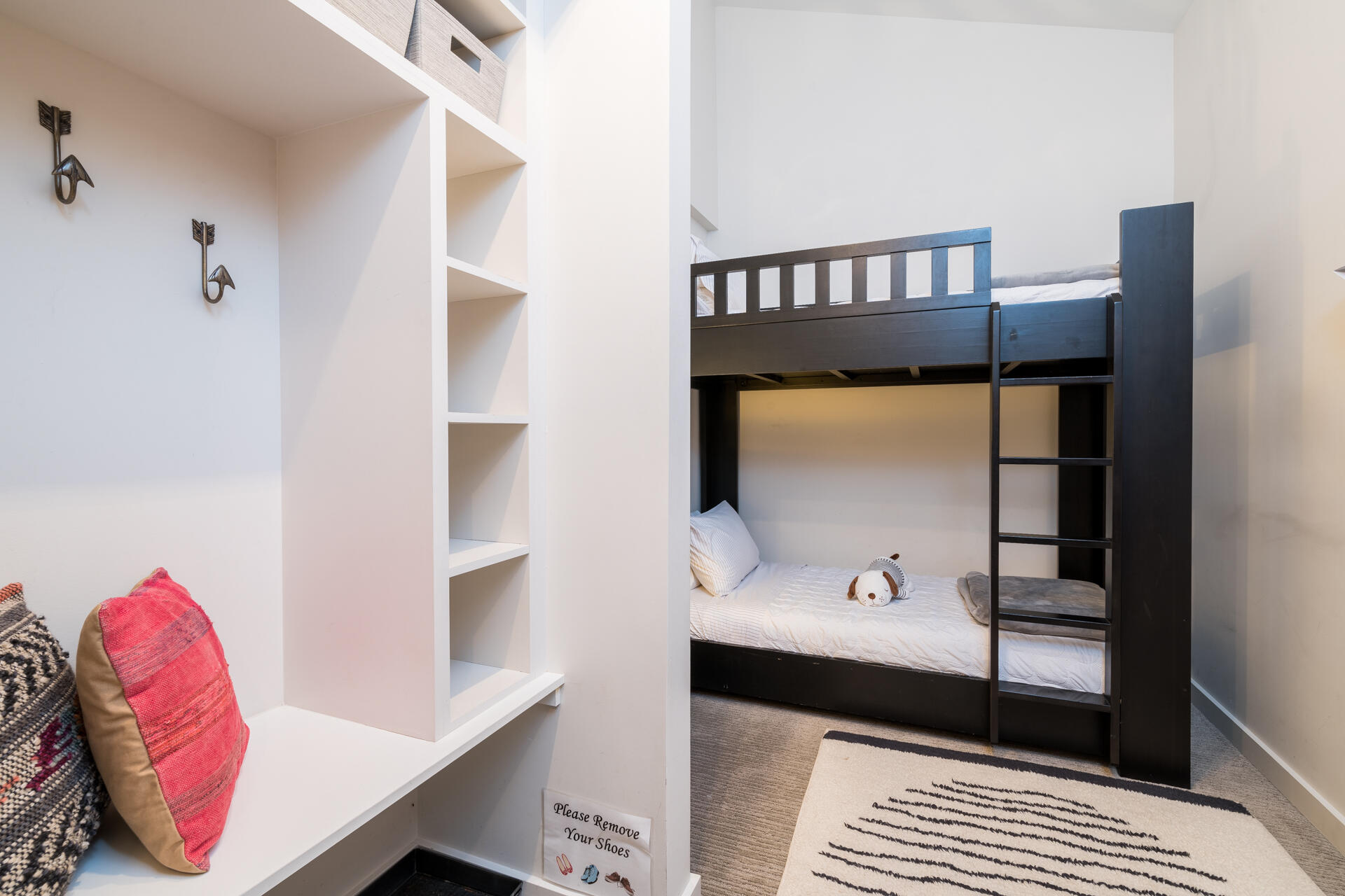 401 S 2nd Ave Property Photo 10