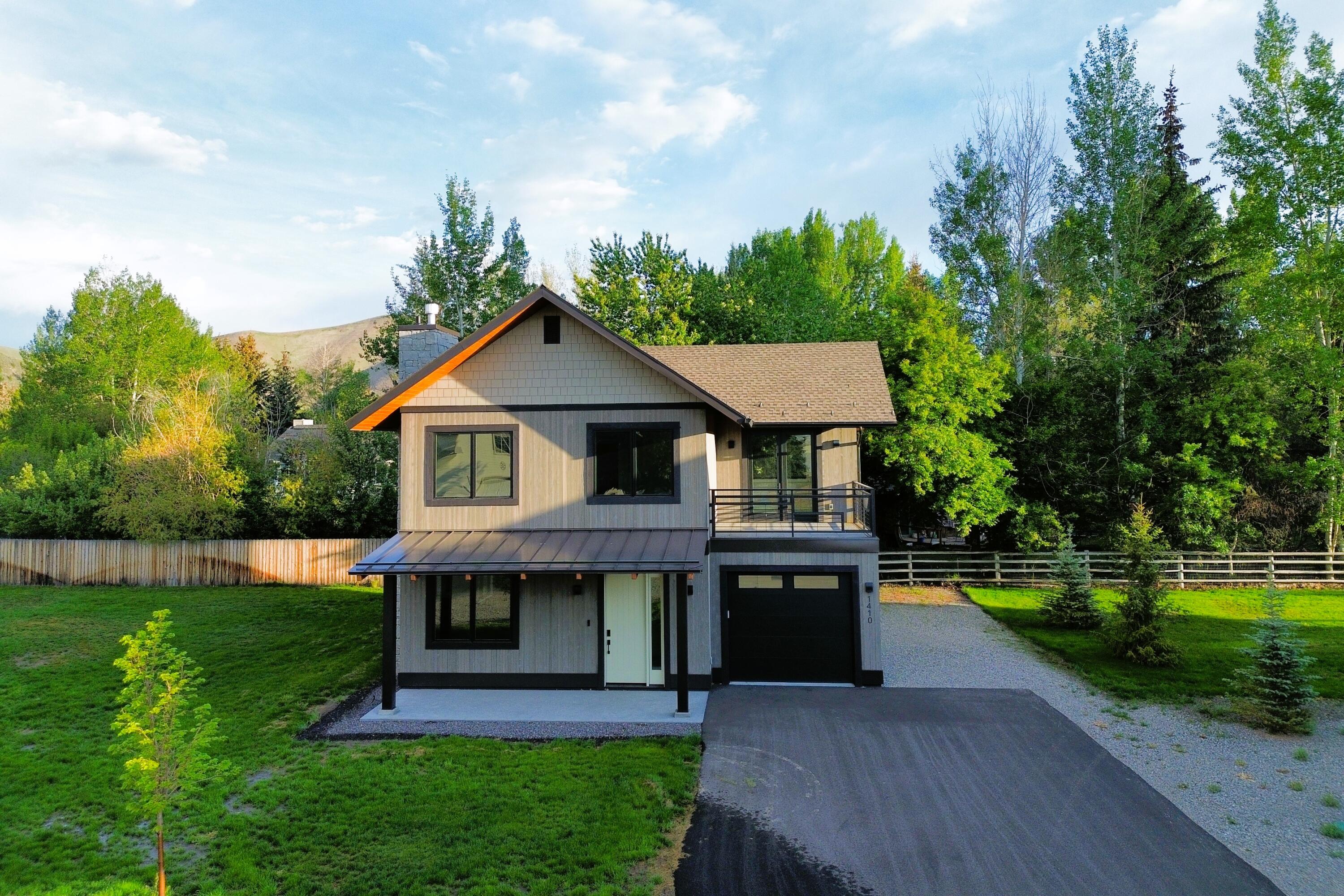 1410 Silver Star Dr Property Photo 1