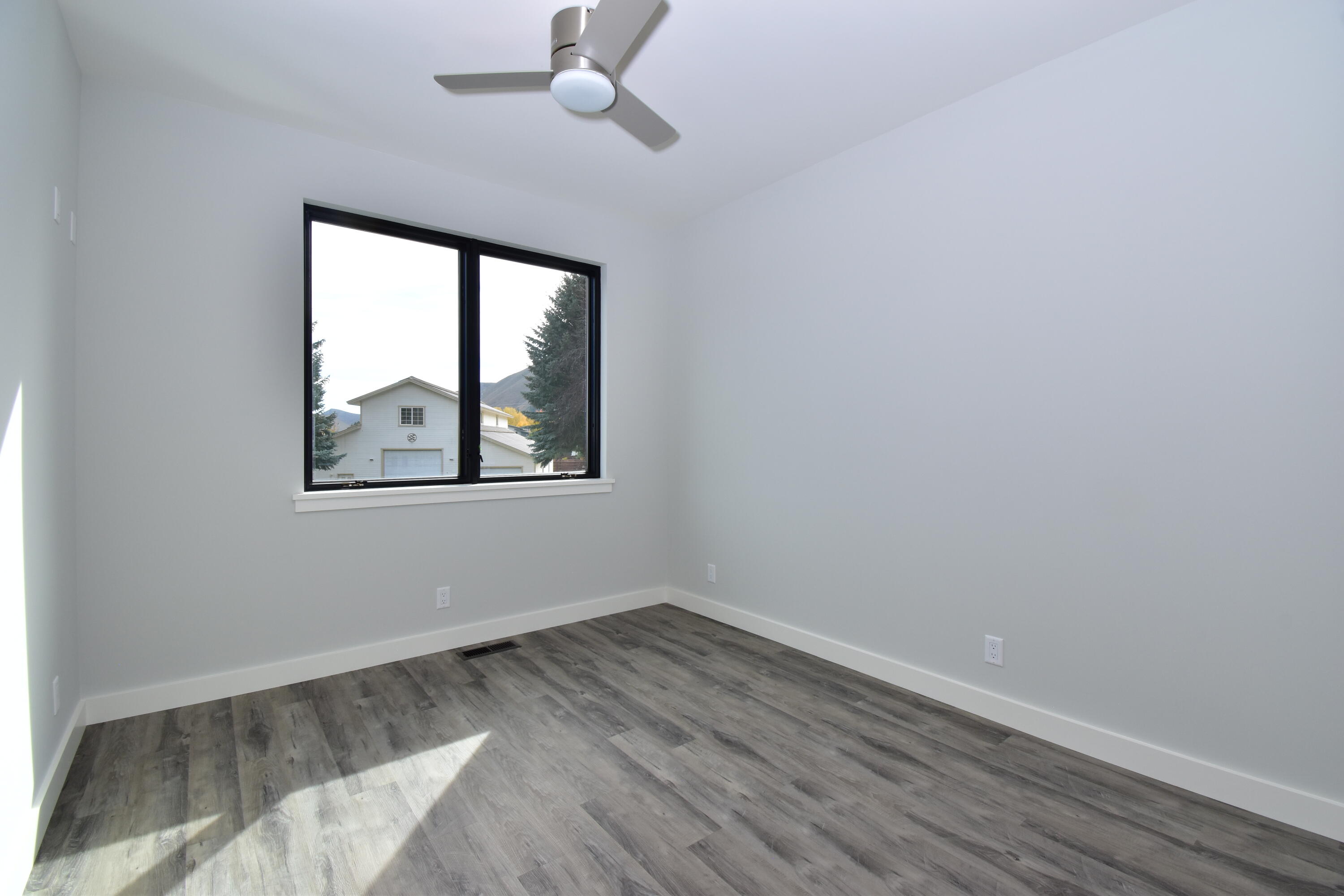 1410 Silver Star Dr Property Photo 16