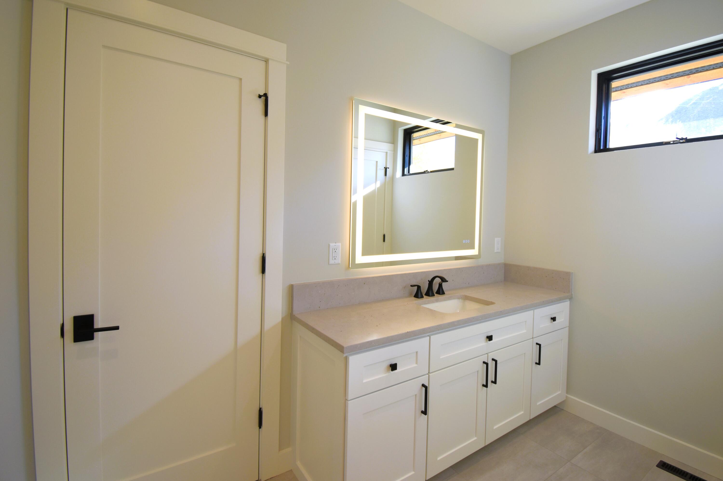 1410 Silver Star Dr Property Photo 19