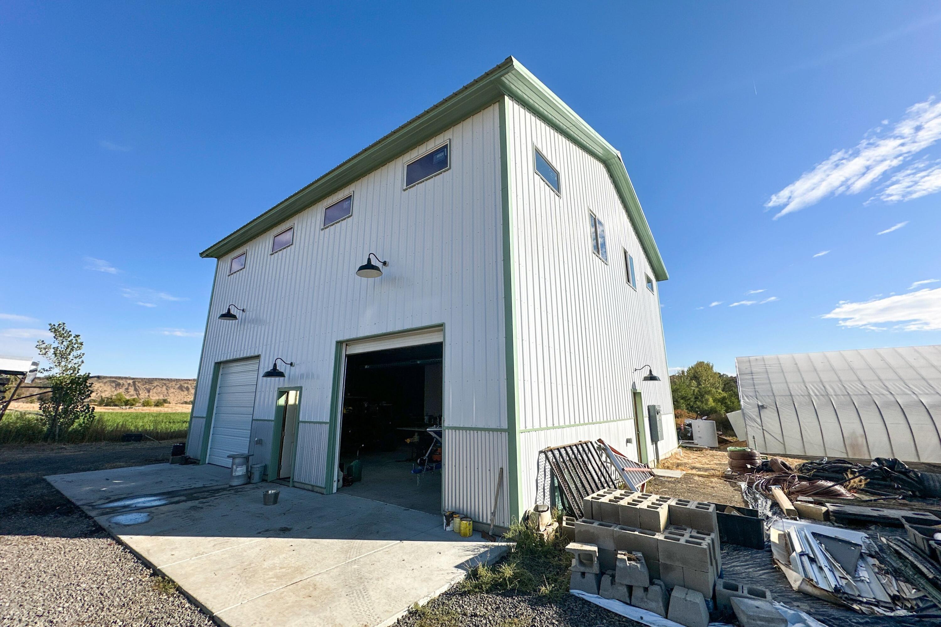 4799 A & B River Rd Property Photo 8