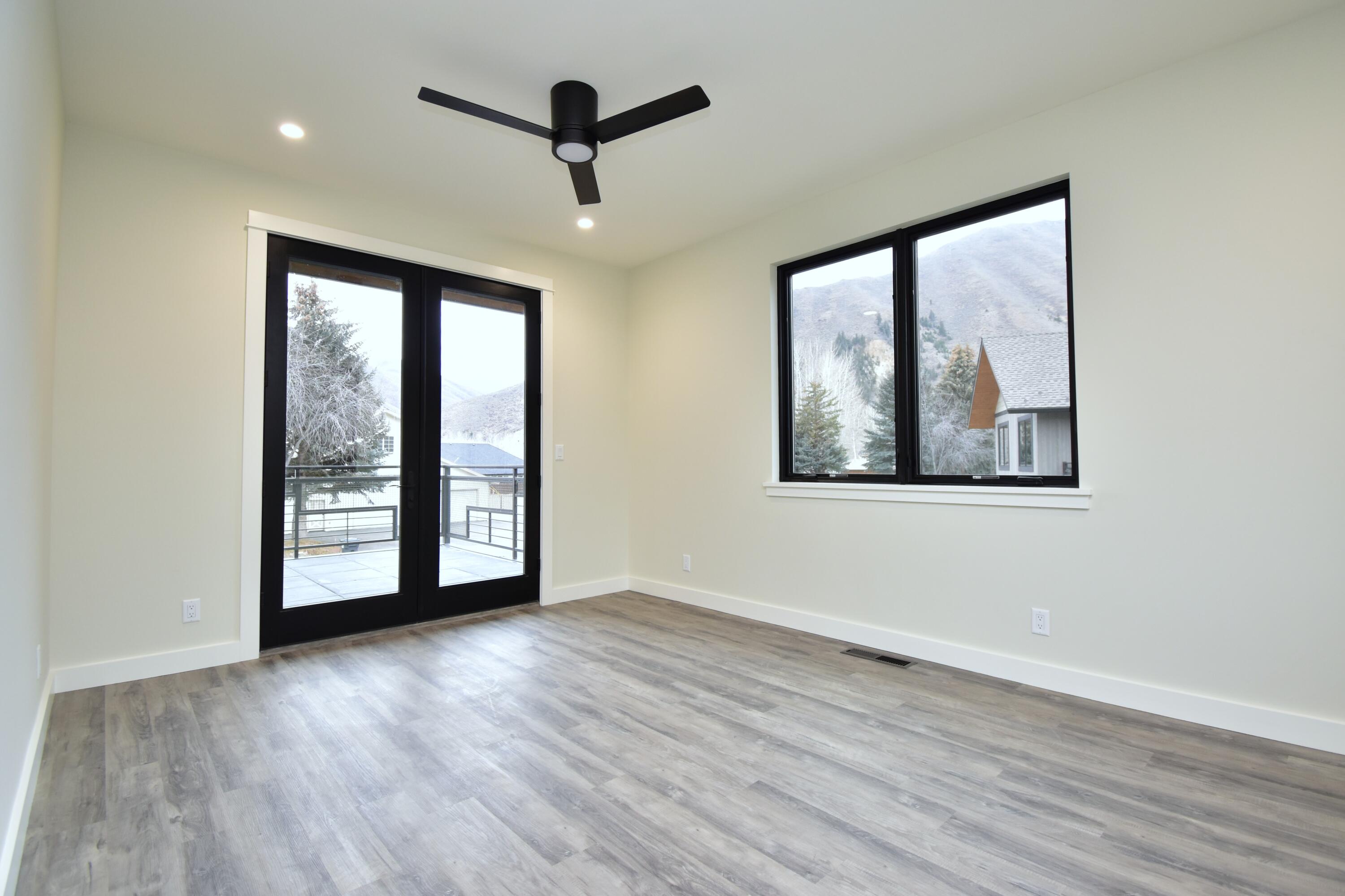 1420 Silver Star Dr Property Photo 11