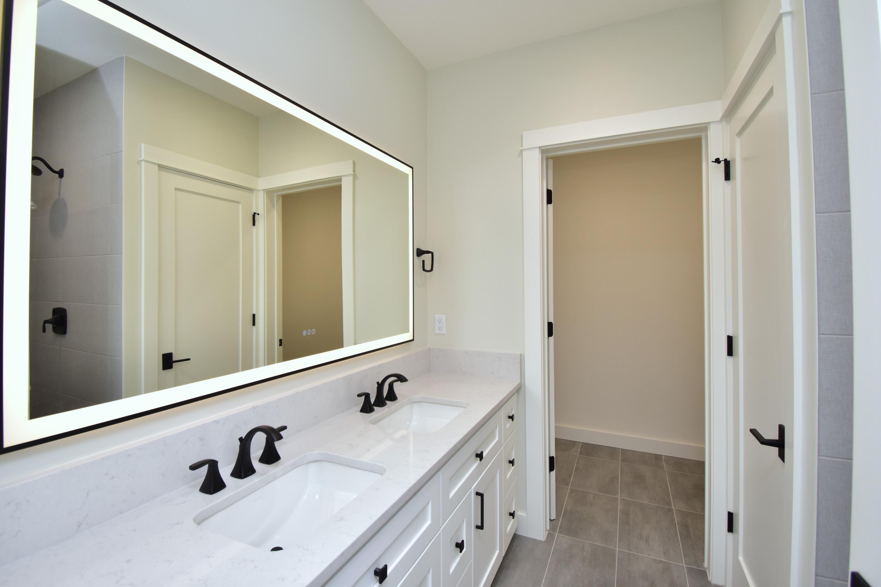 1420 Silver Star Dr Property Photo 15