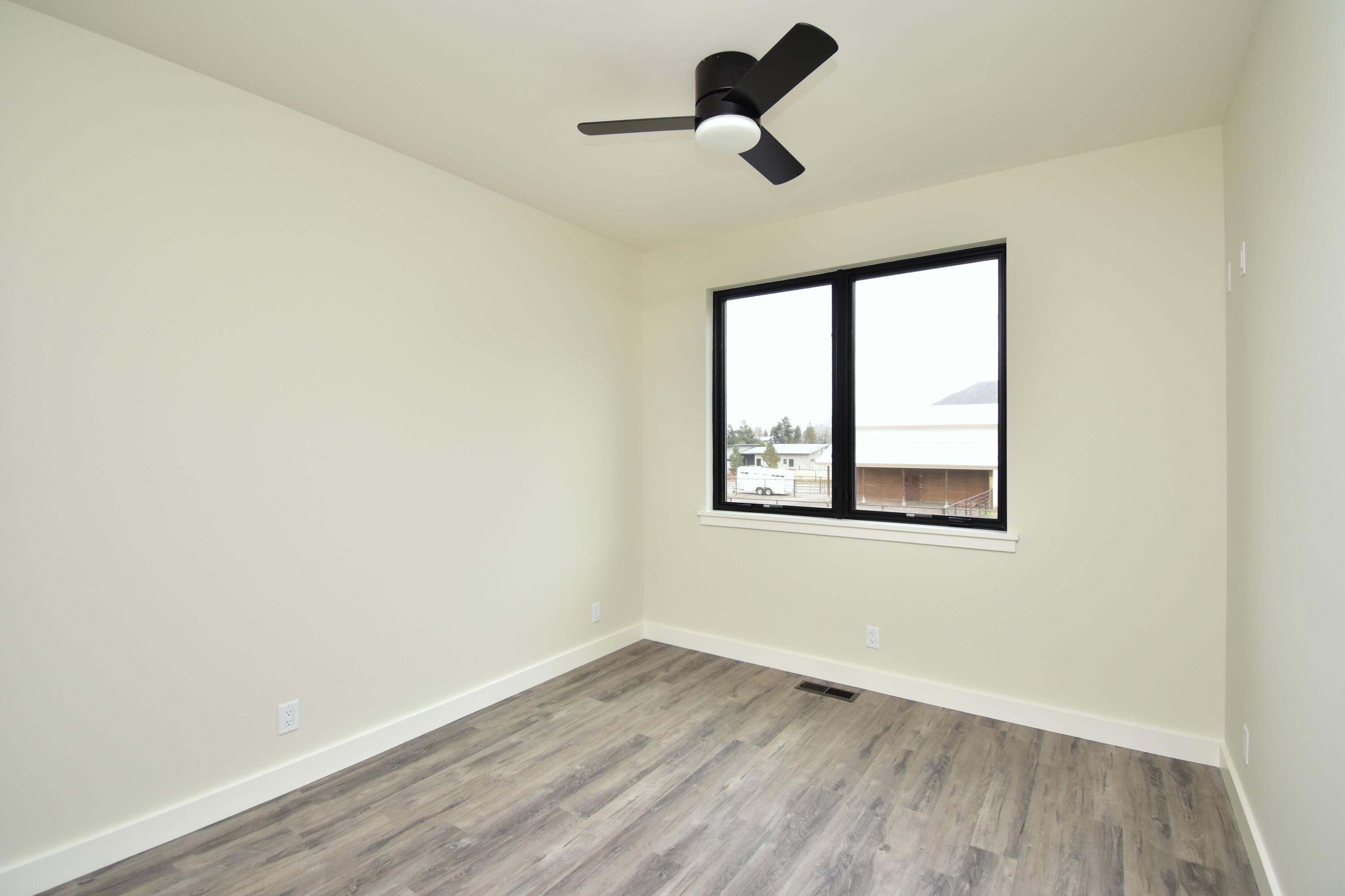 1420 Silver Star Dr Property Photo 18