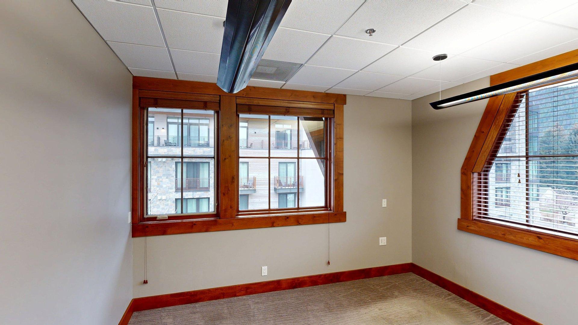 111 N Main St Property Photo 16