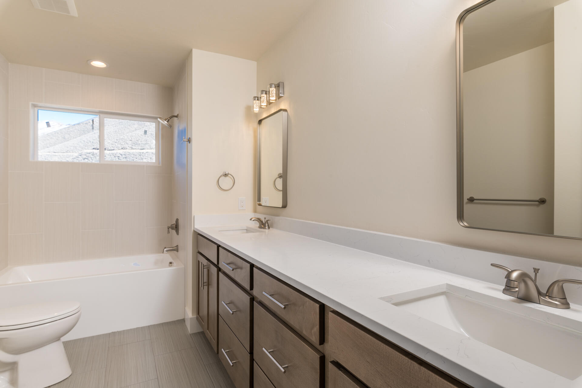 136 Cowcatcher Loop Property Photo 9