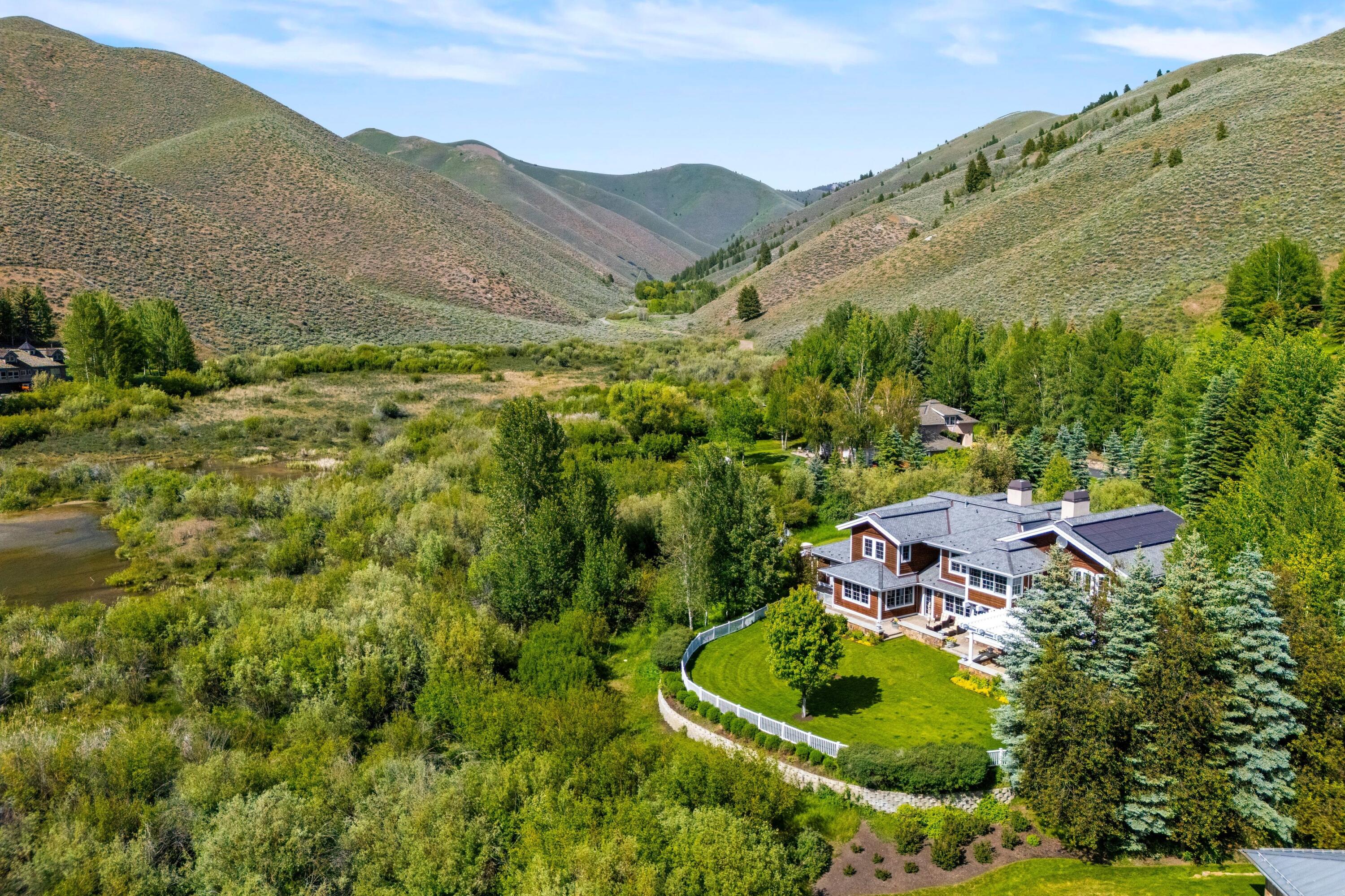 105 Parker Gulch Rd Property Photo 1