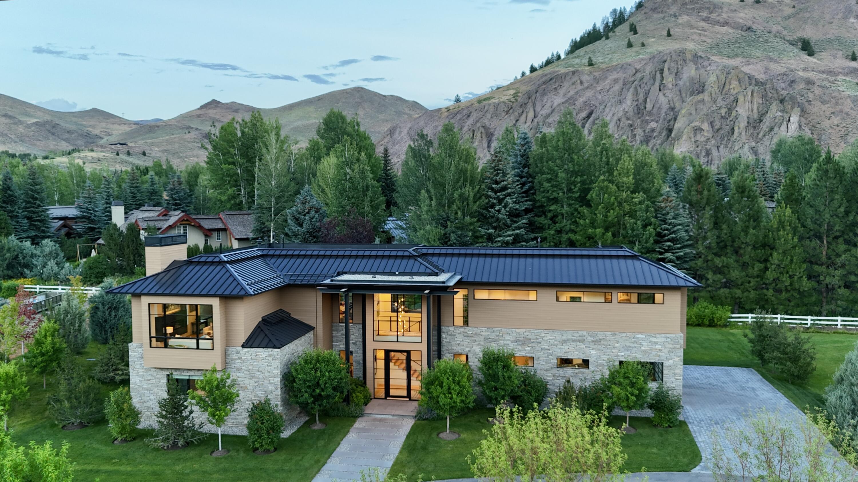 150 Lane's Way Property Photo 1