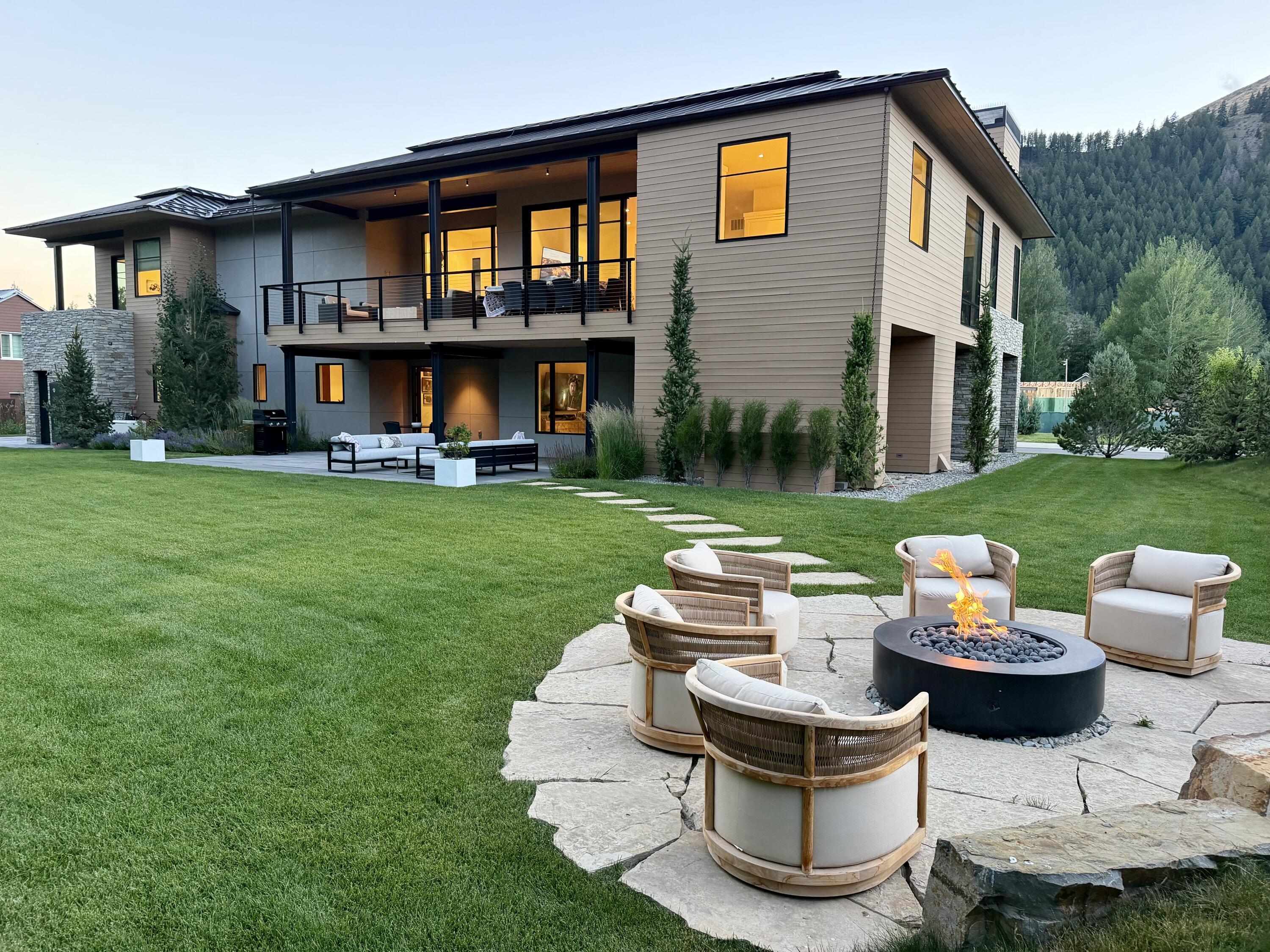 150 Lane's Way Property Photo 3