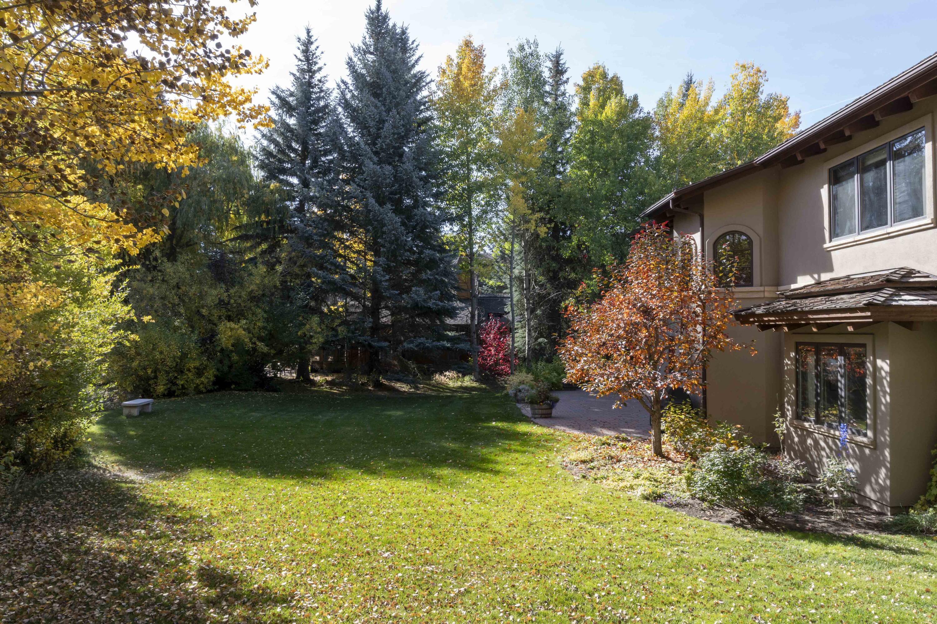 7 Meadow Rd Property Photo 4