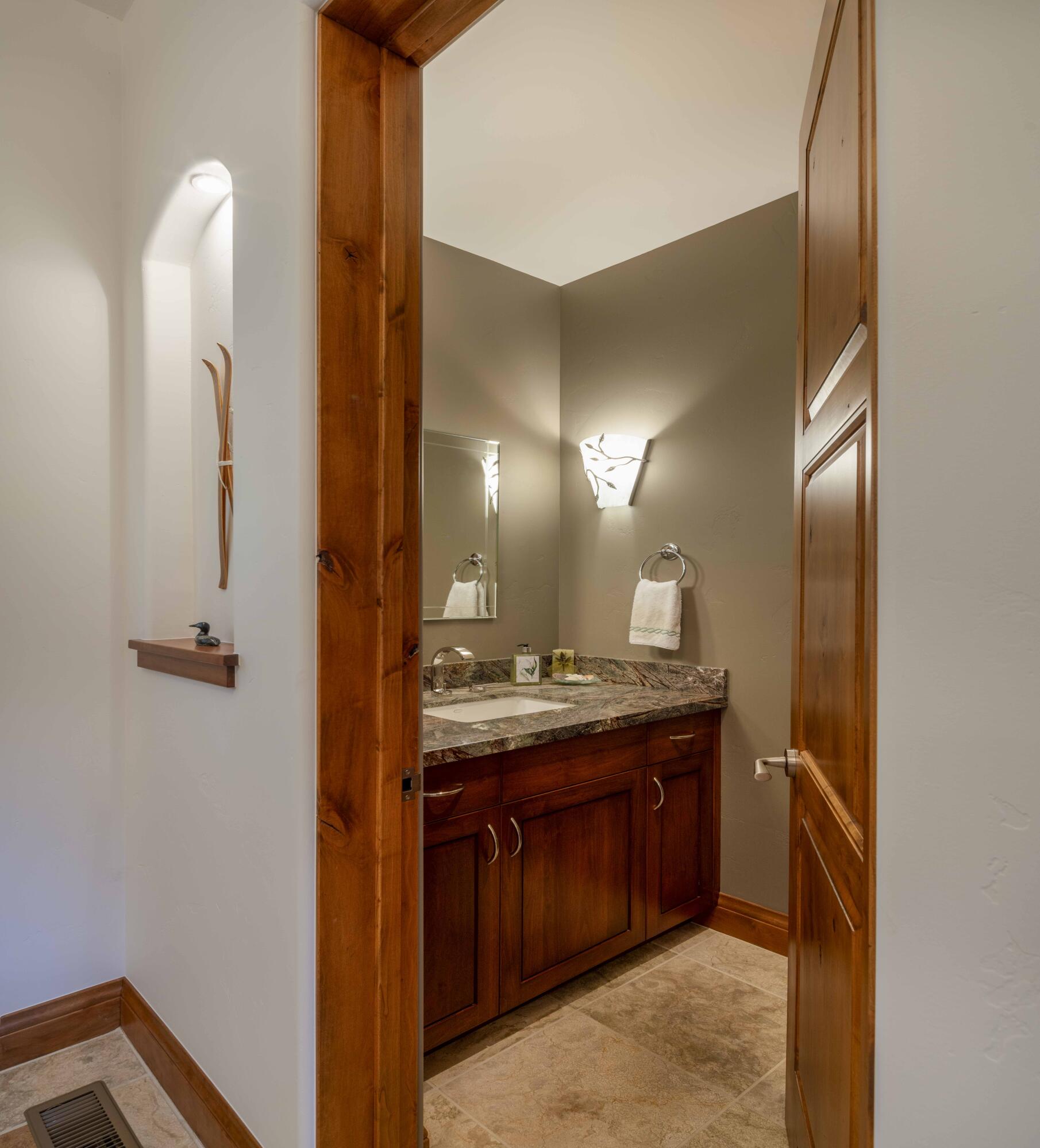 7 Meadow Rd Property Photo 16