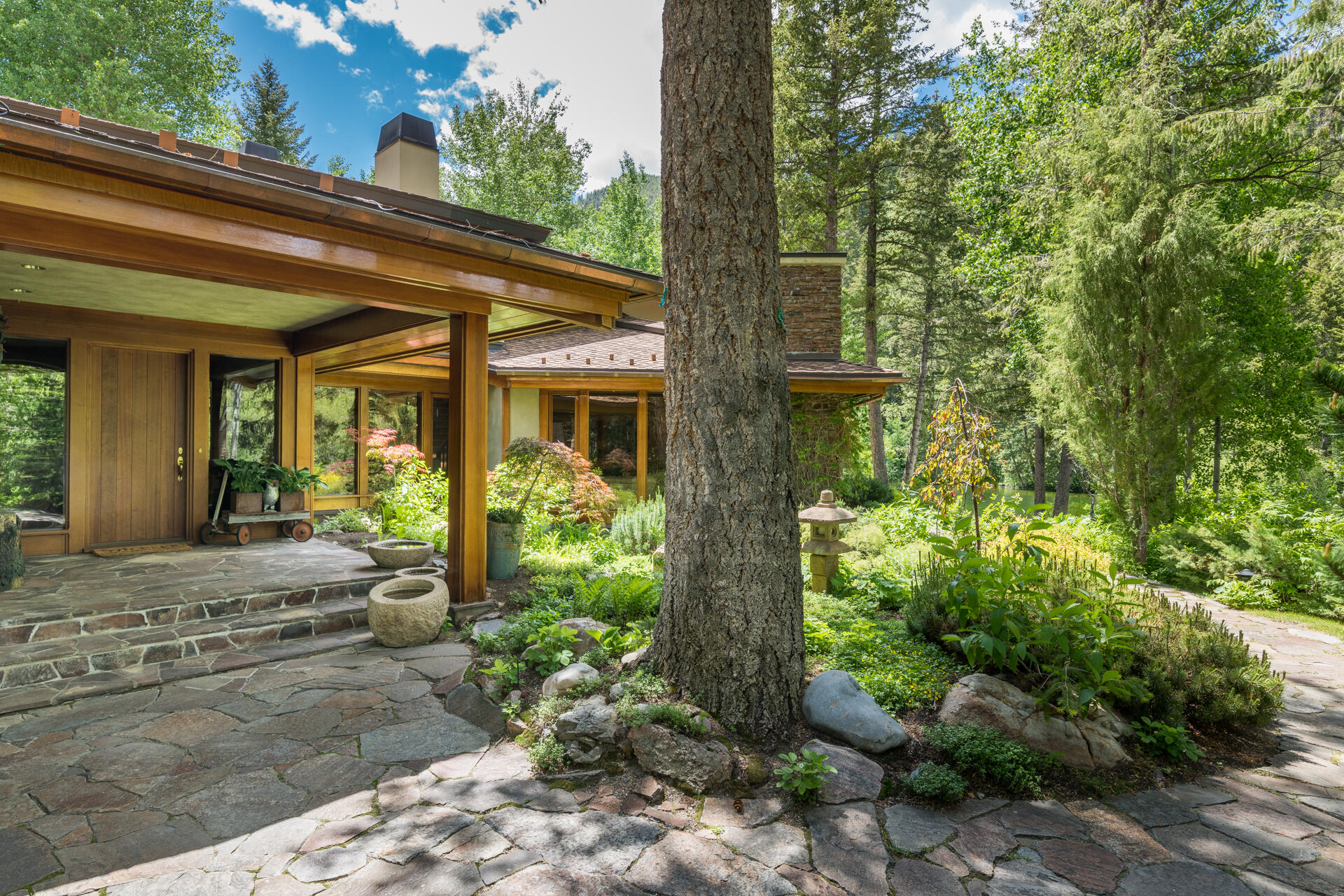 Hwy 75 Property Photo 2