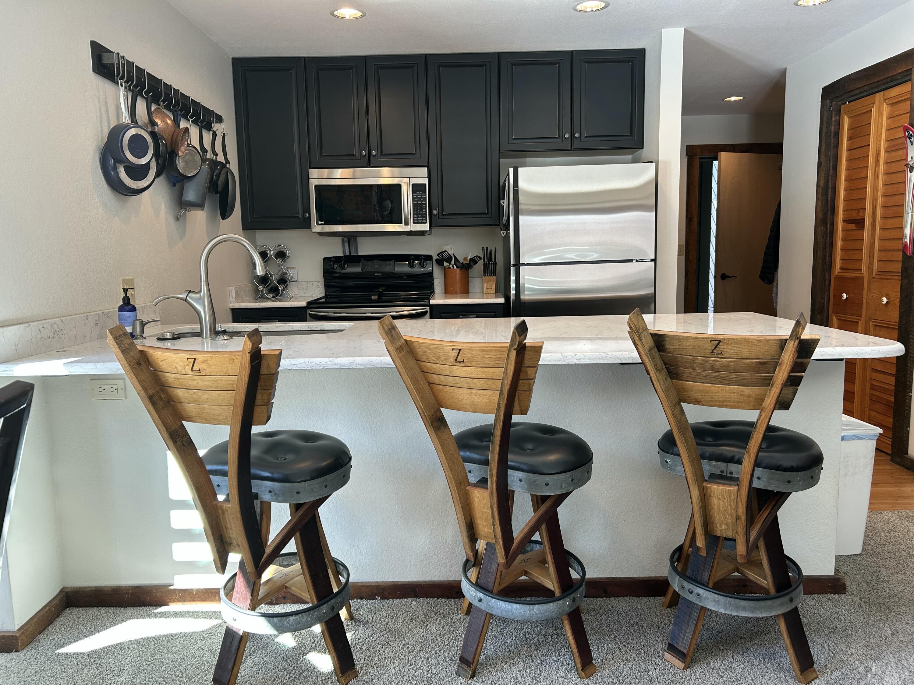 220 Picabo St 4a Property Photo 4
