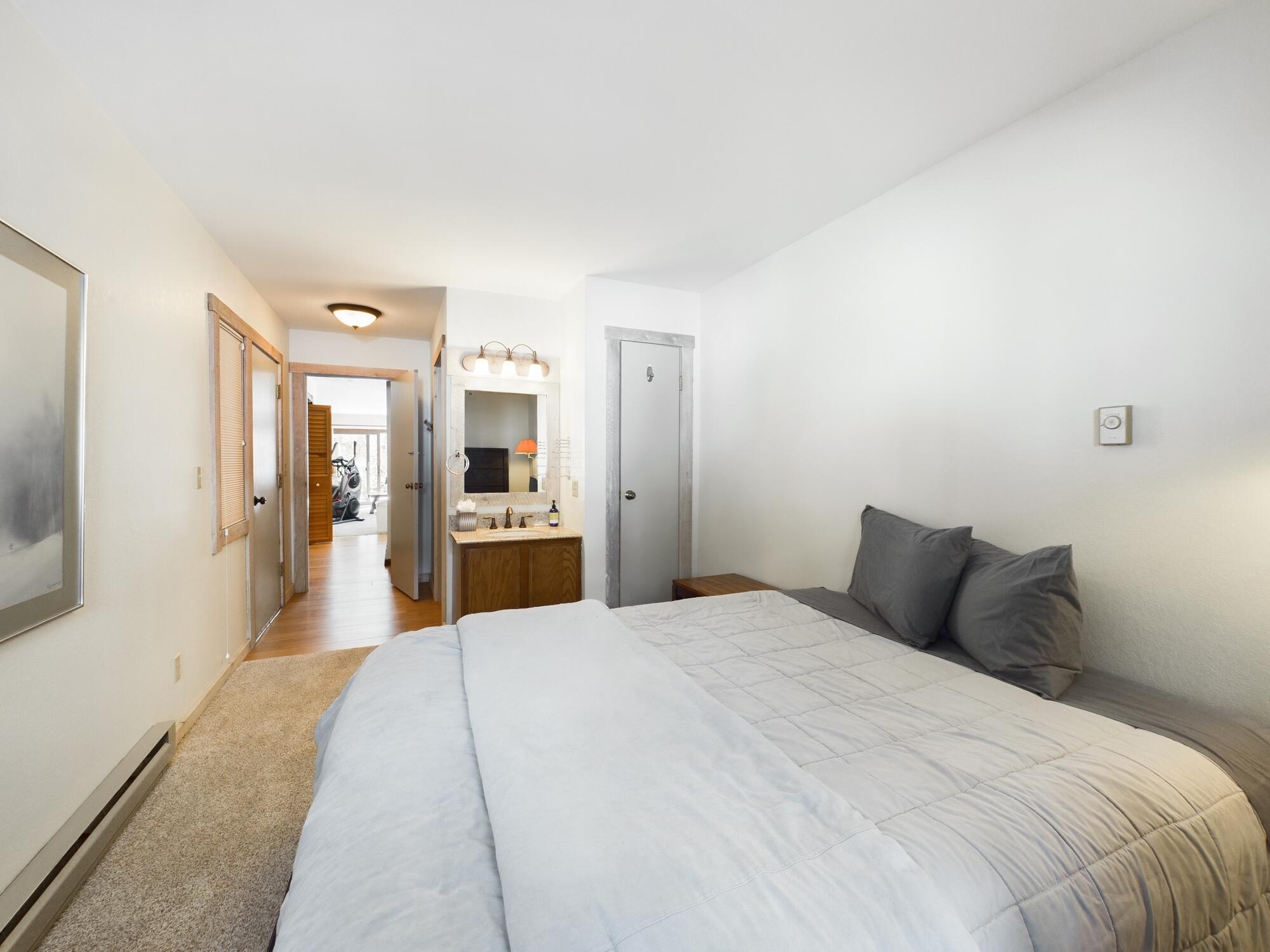 220 Picabo St 4a Property Photo 12