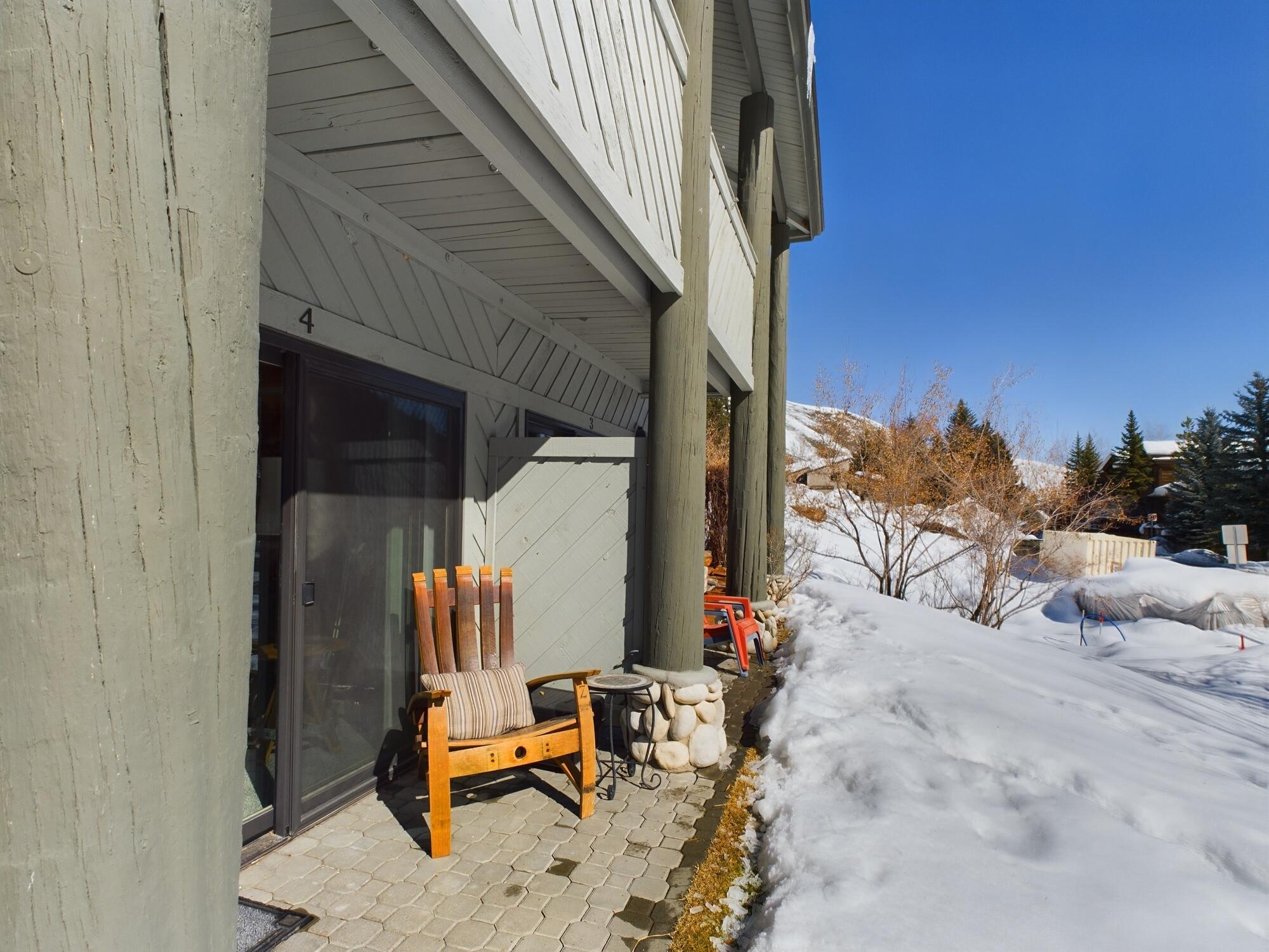 220 Picabo St 4a Property Photo 25