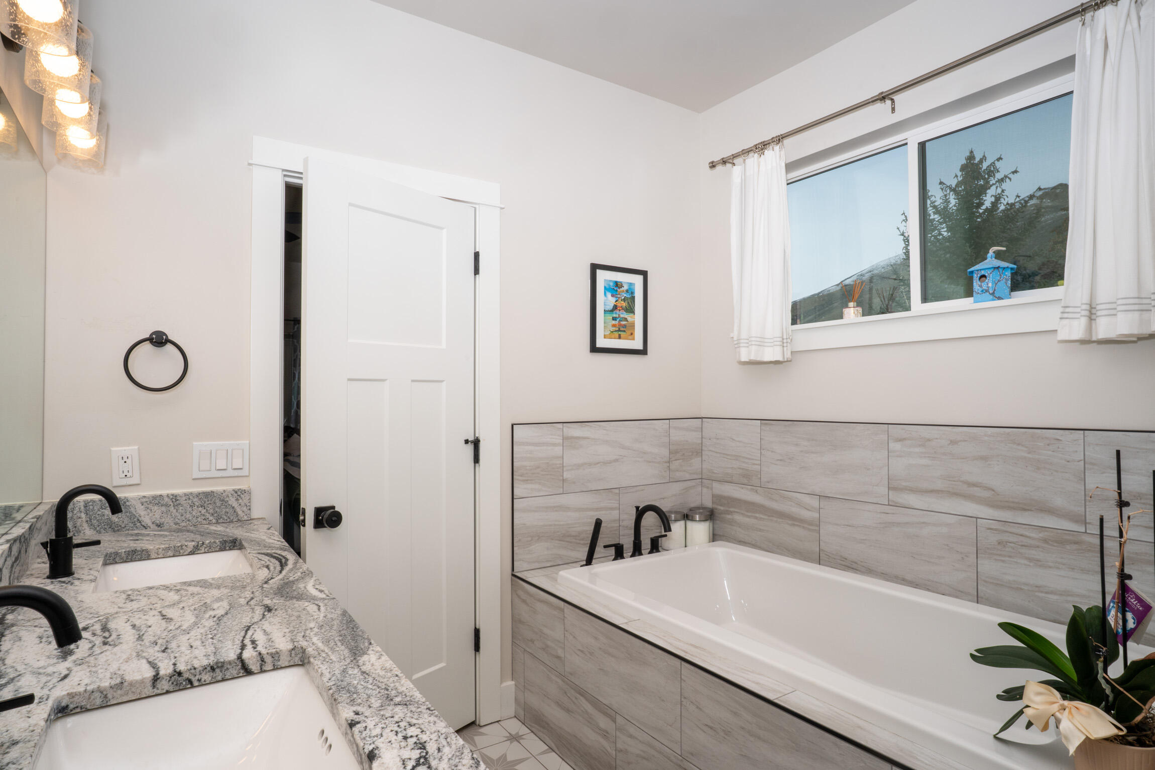 411 Chestnut Loop Property Photo 13