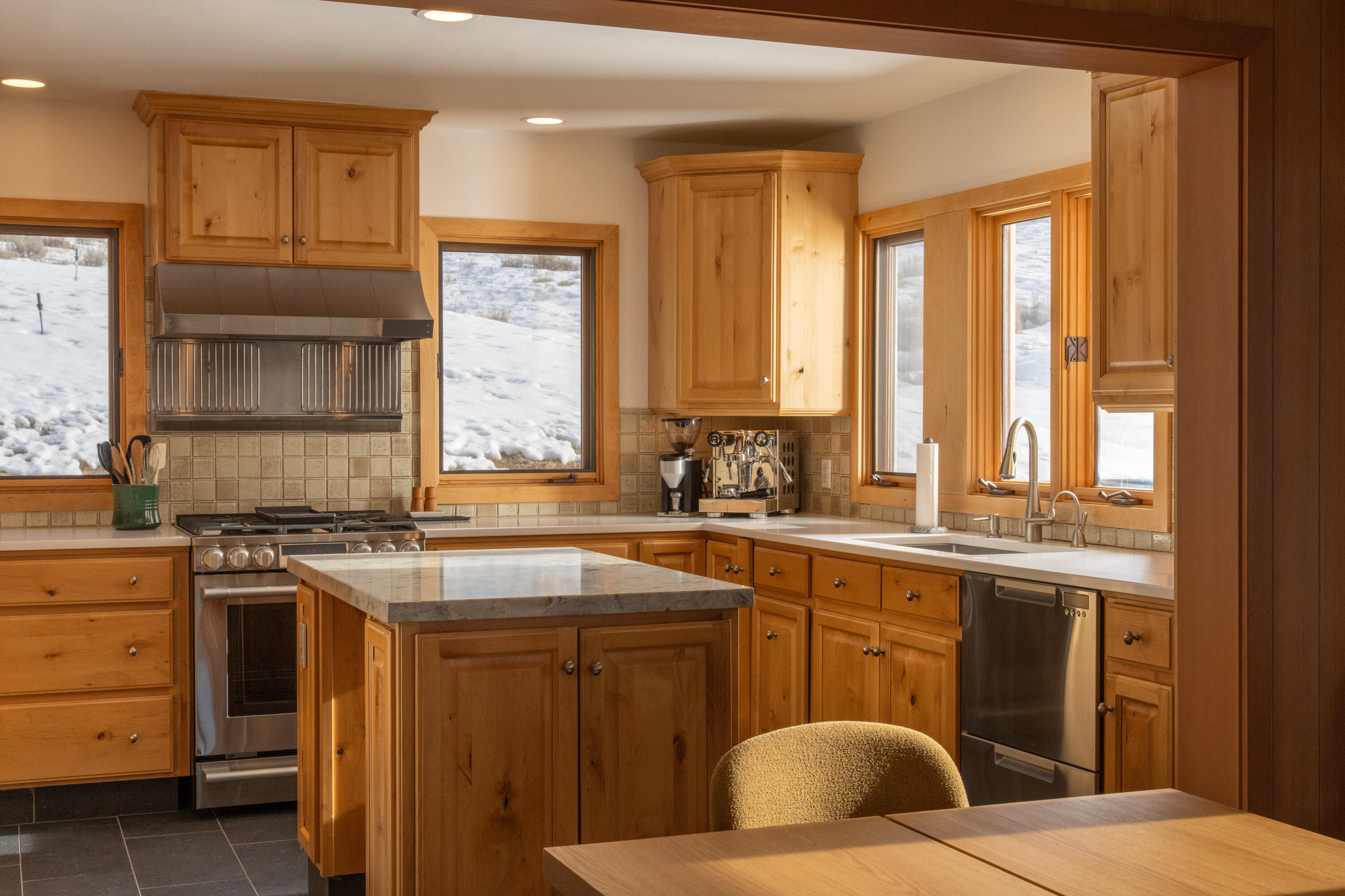 107 Skyline Spur Property Photo 10
