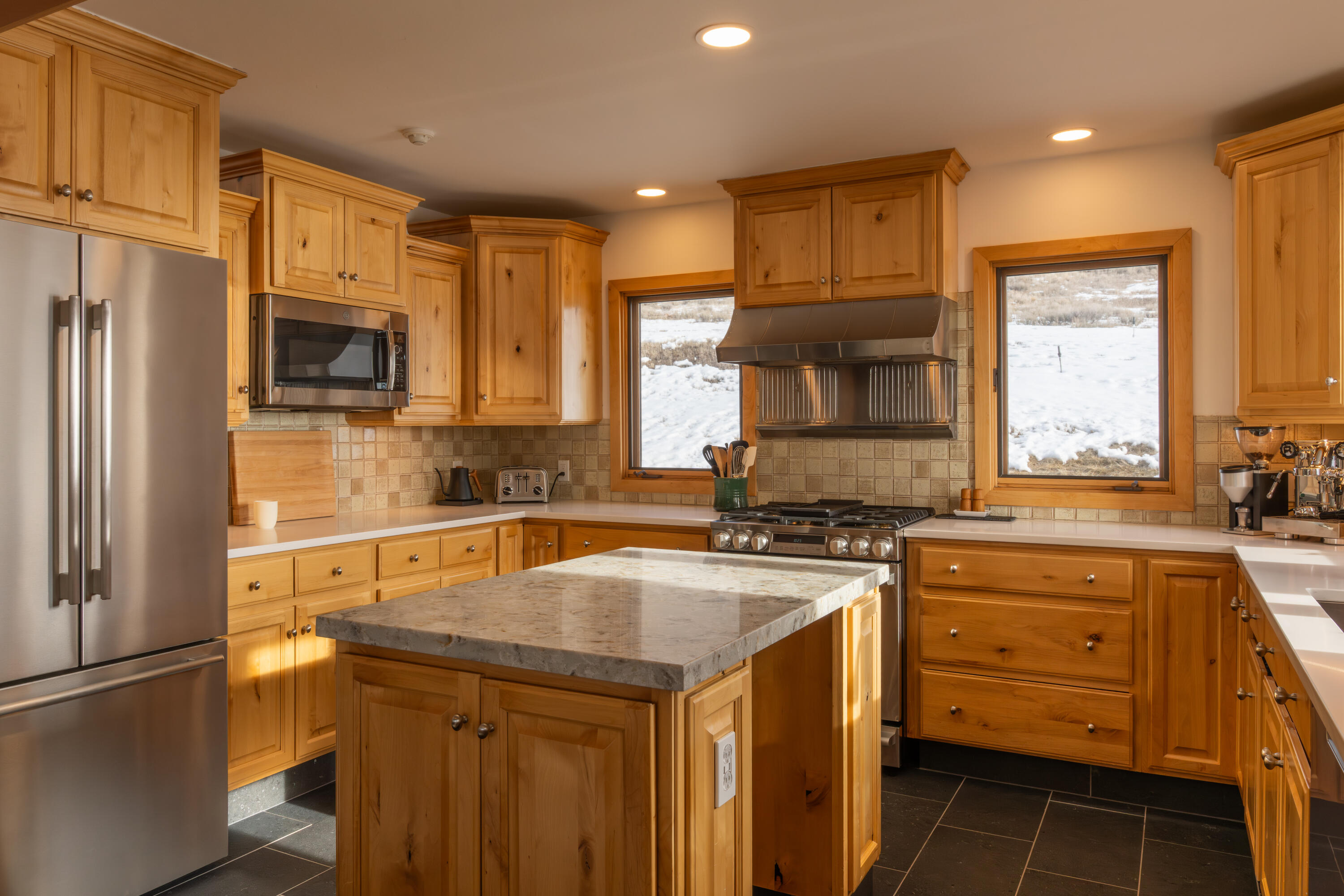 107 Skyline Spur Property Photo 11