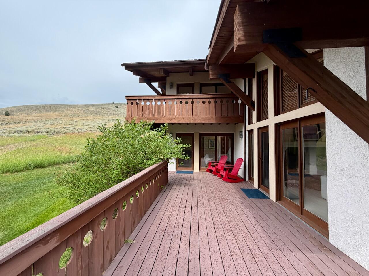 107 Skyline Spur Property Photo 14