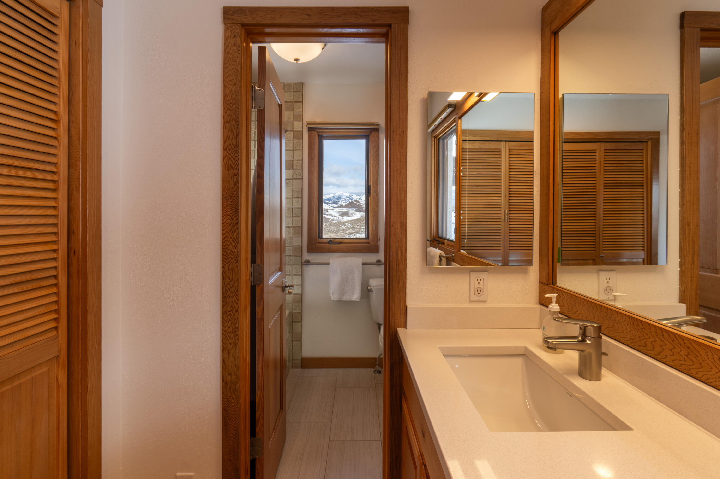 107 Skyline Spur Property Photo 20