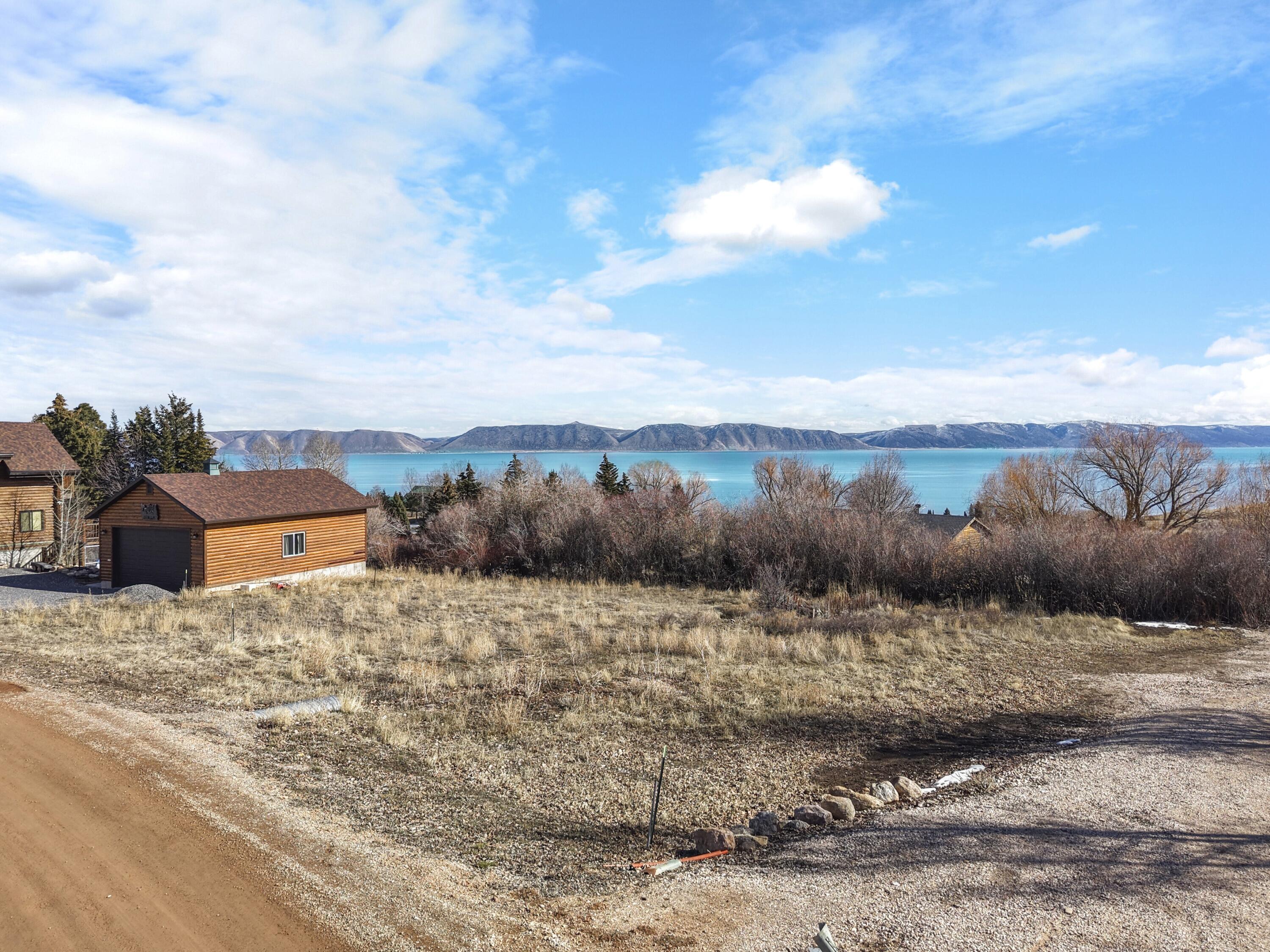 321 Lewis Loop