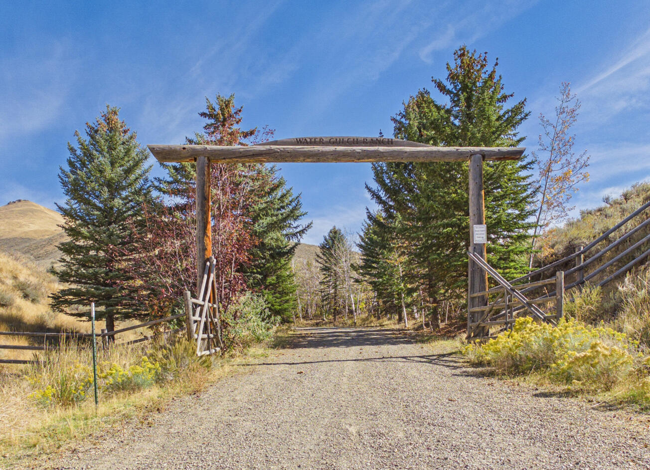 100 Water Gulch Rd Property Photo 2