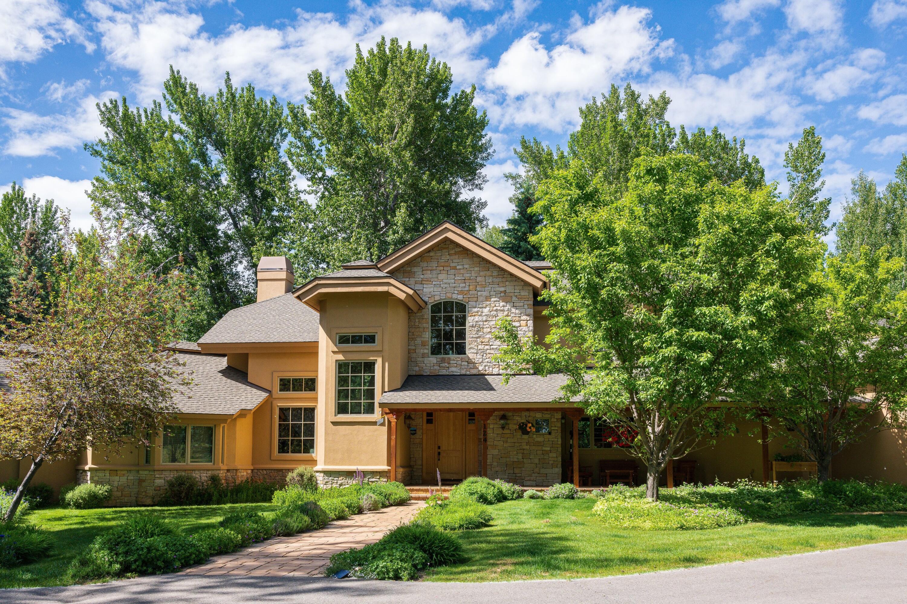 124 Deer Valley Lane