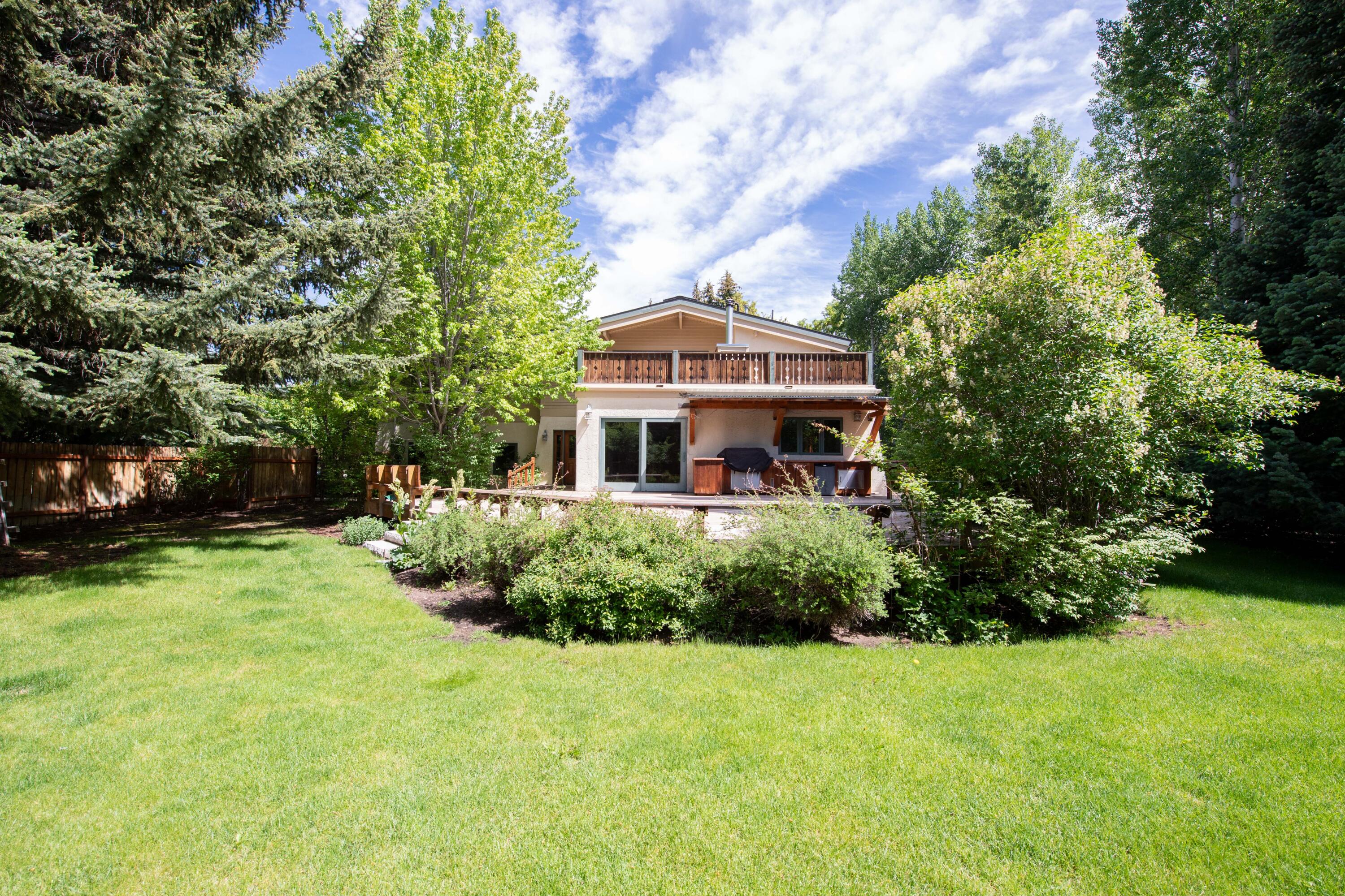 200 E Canyon Run Blvd Property Photo 4
