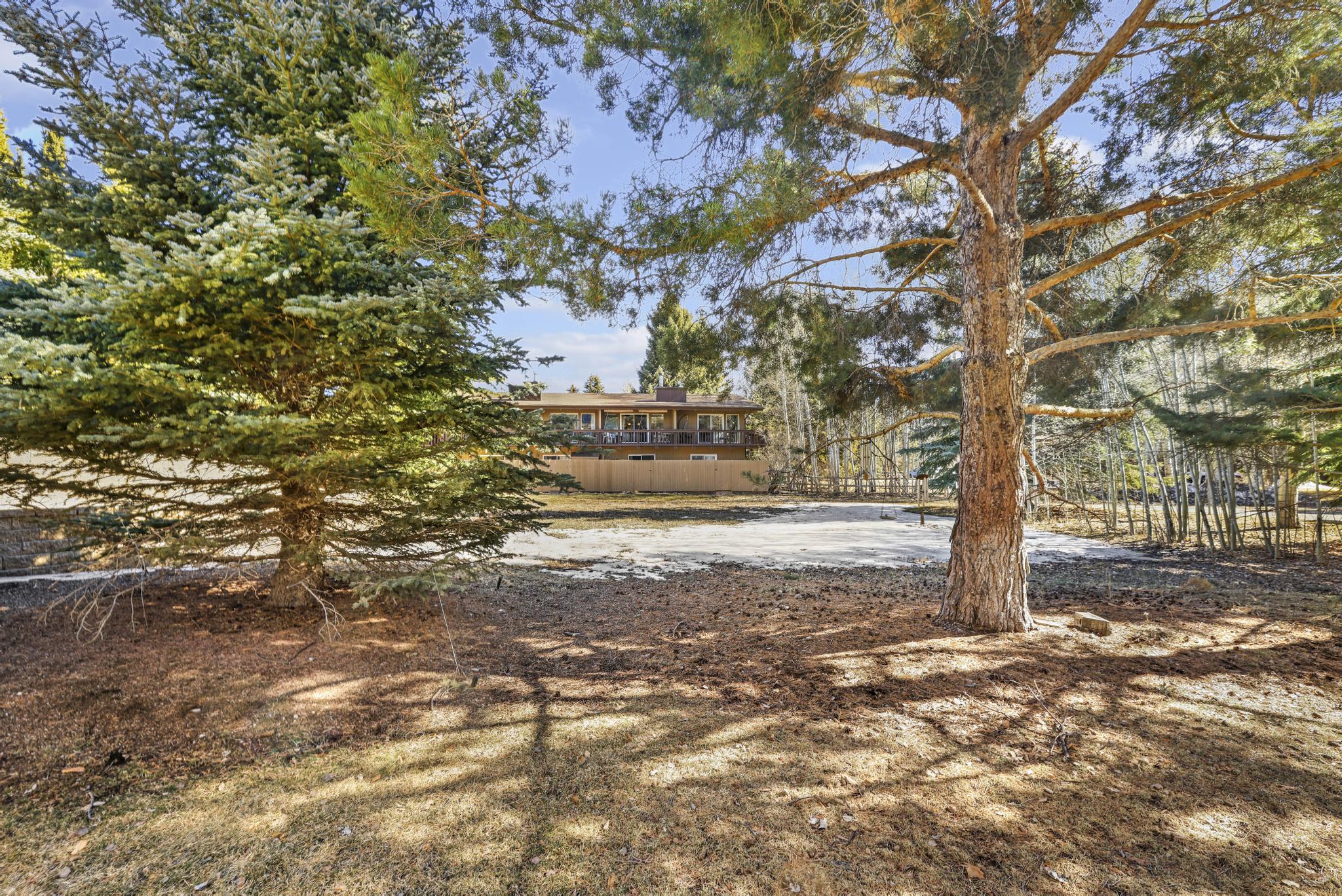 420-460 N Spruce Ave Property Photo 32