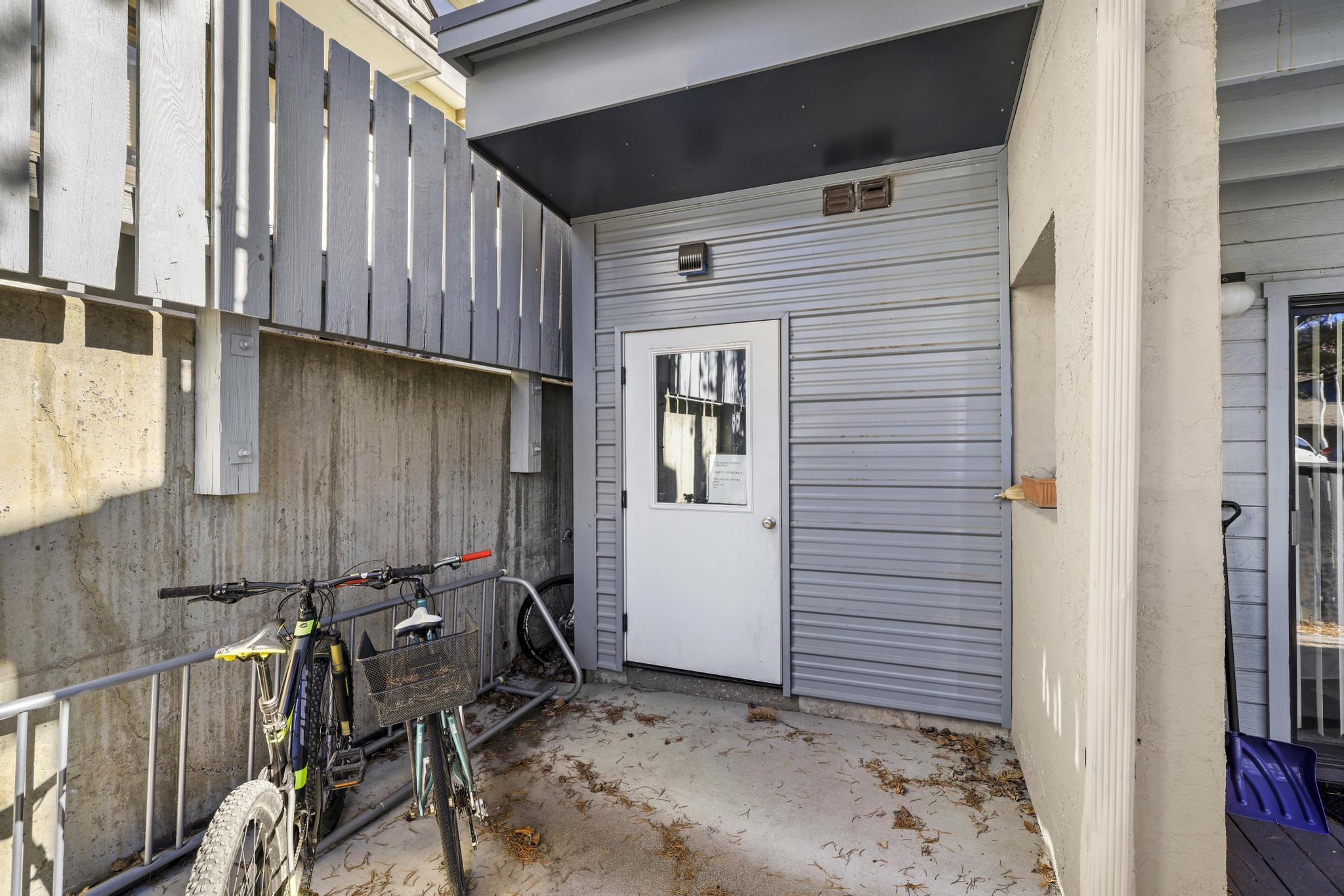 420-460 N Spruce Ave Property Photo 46