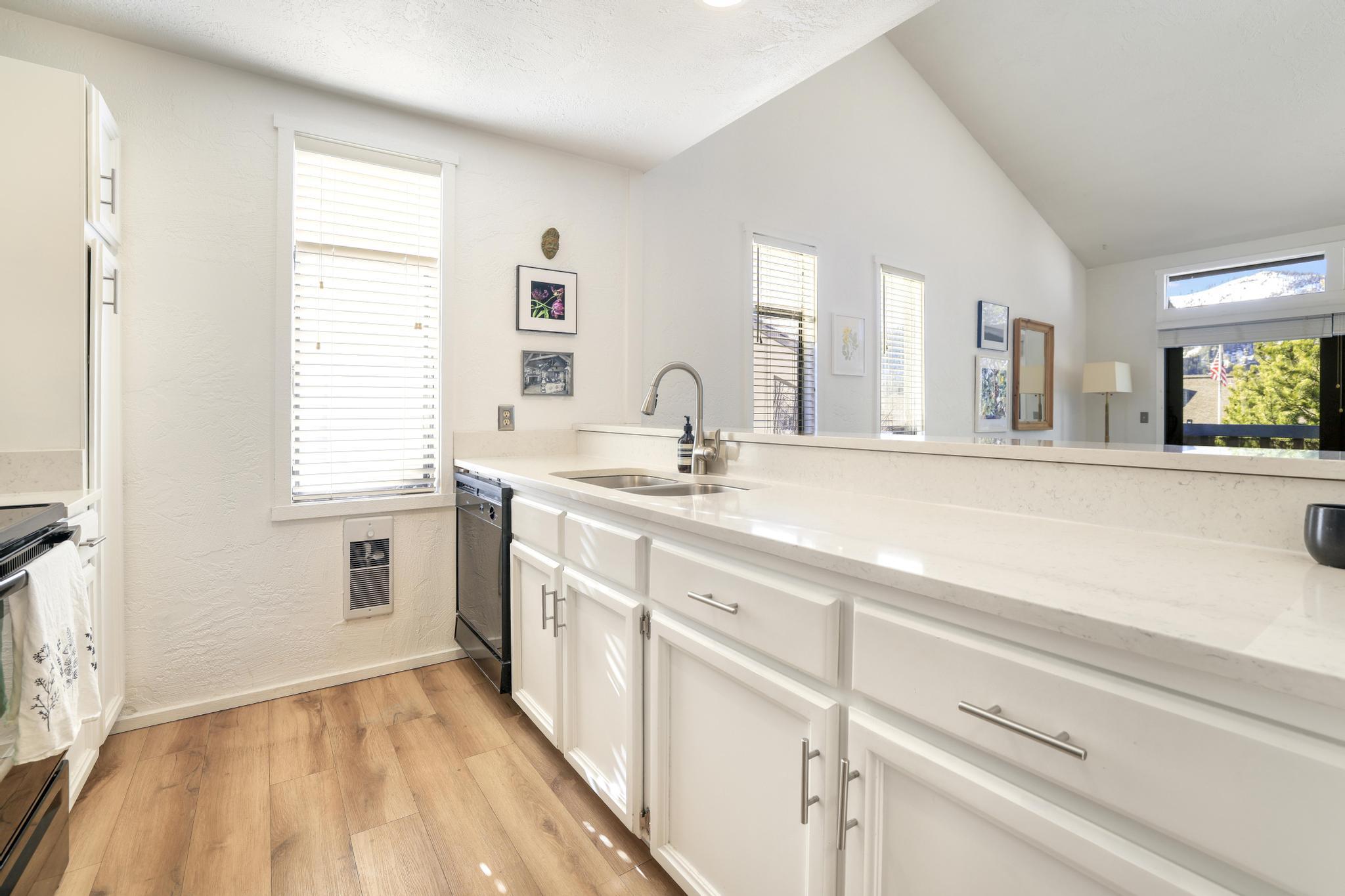 420-460 N Spruce Ave A-h Property Photo 14