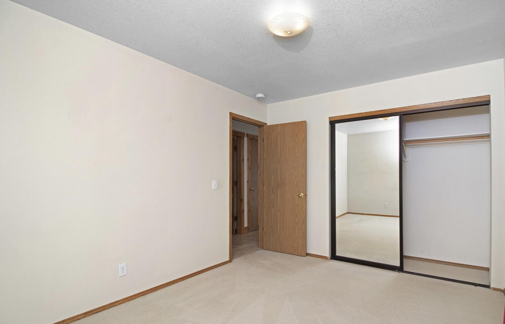 951 Forest Bend Dr Property Photo 9