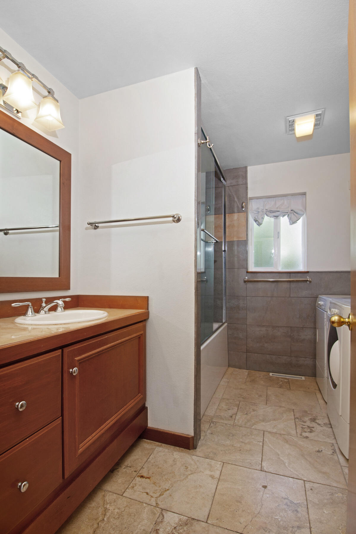 951 Forest Bend Dr Property Photo 10
