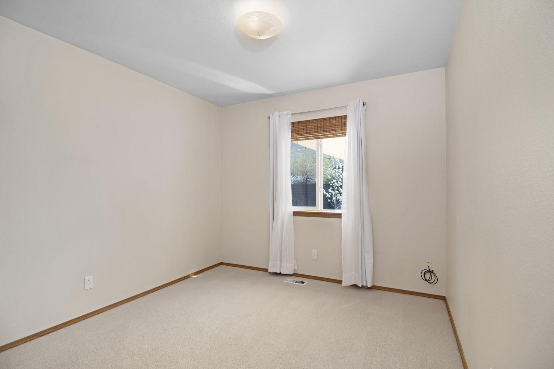 951 Forest Bend Dr Property Photo 12