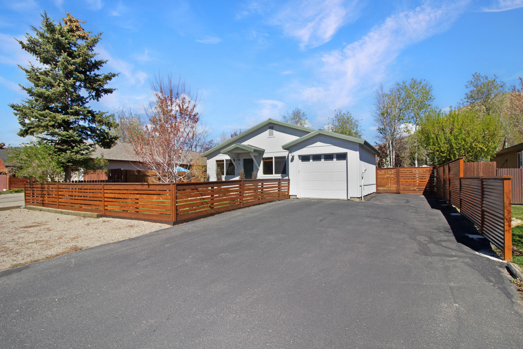 951 Forest Bend Dr Property Photo 18