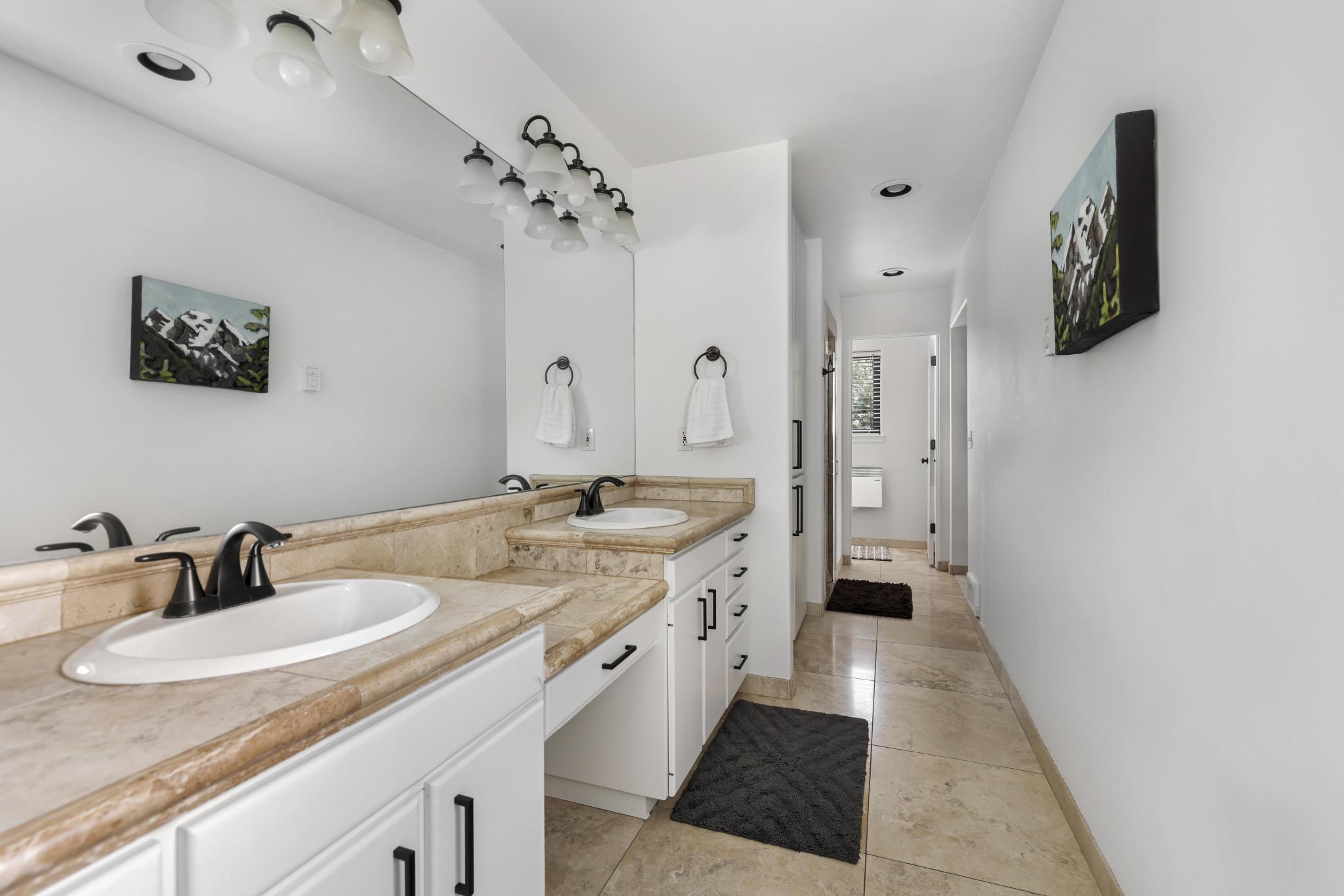 561 Mother Lode Loop Property Photo 15