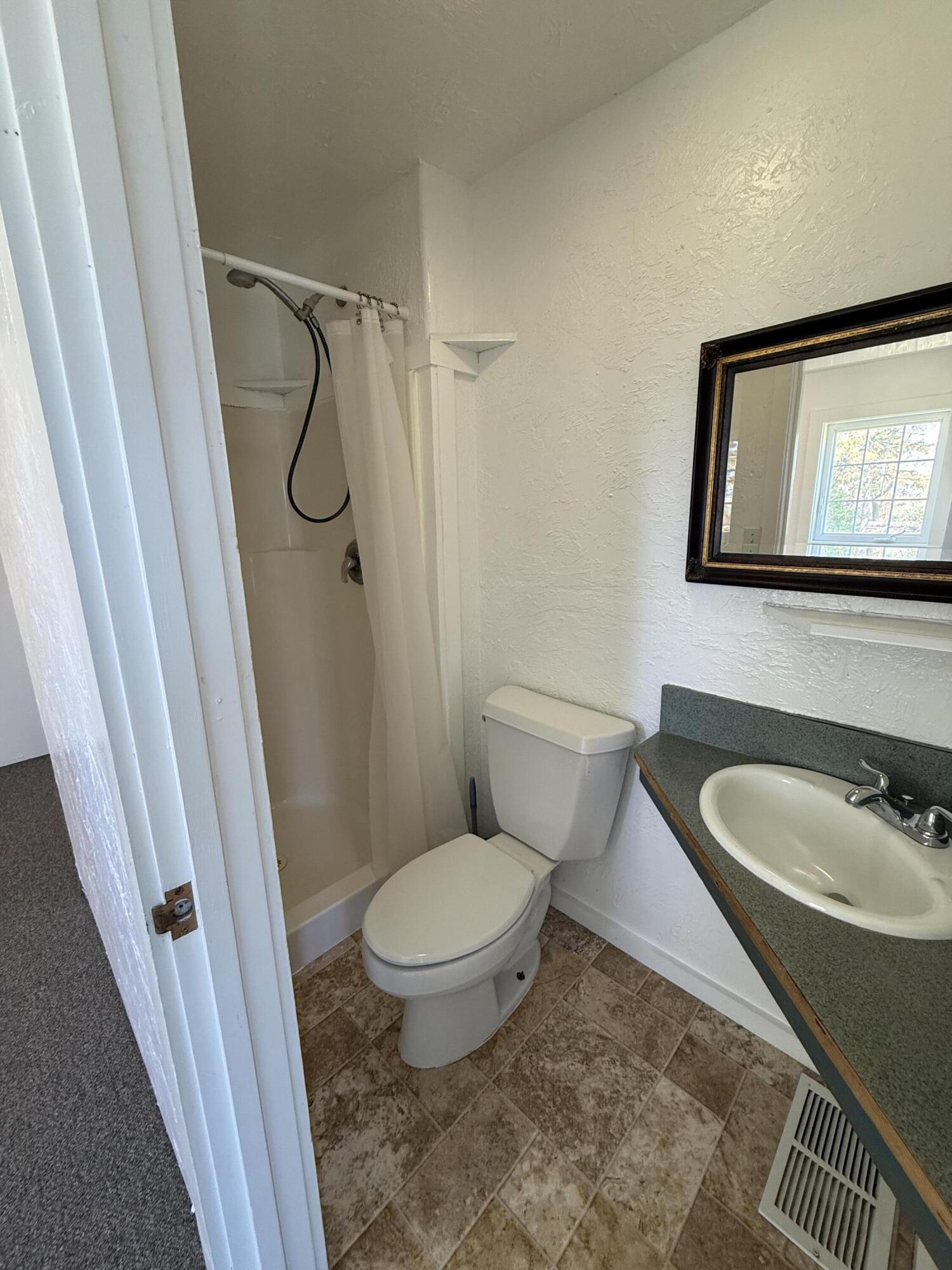 515 W C St Property Photo 8