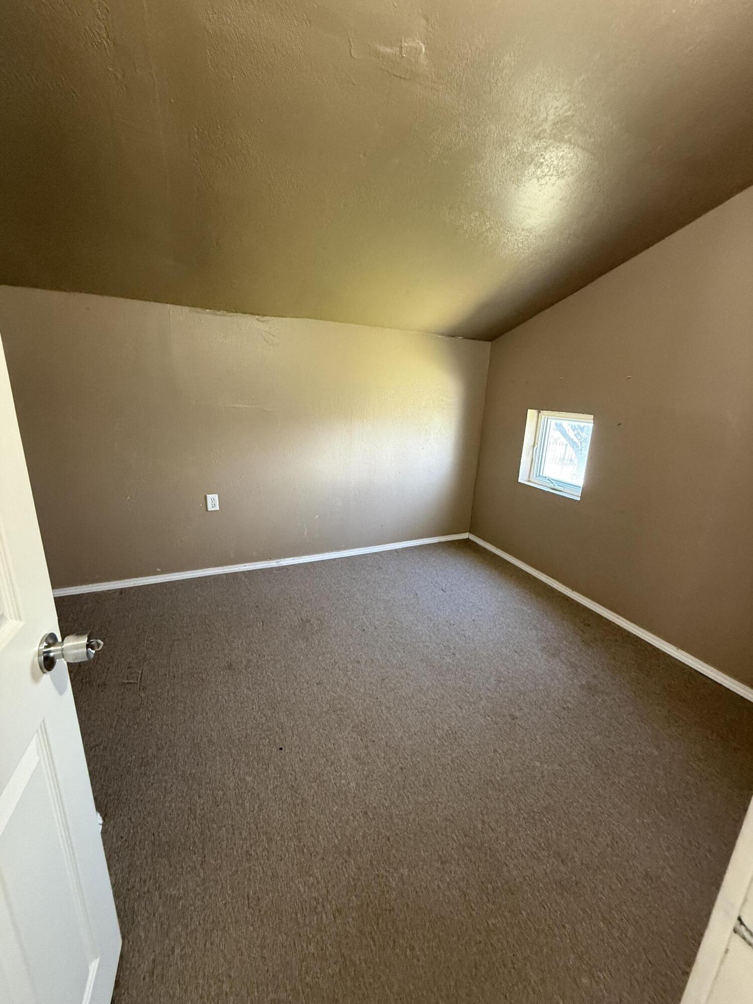 515 W C St Property Photo 15