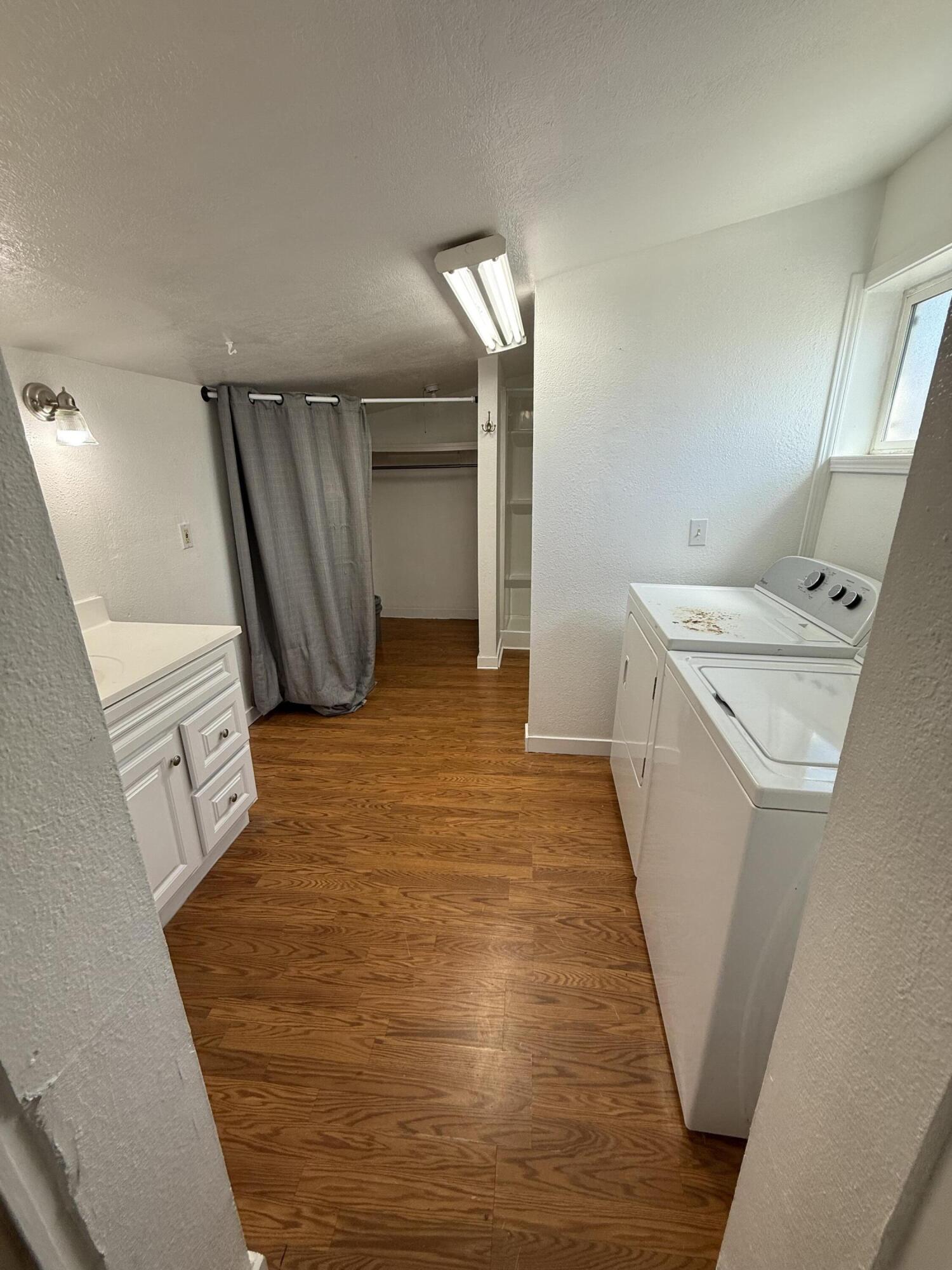 515 W C St Property Photo 16