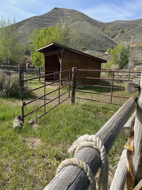 342 Broadford Rd South Driveway Property Photo 32