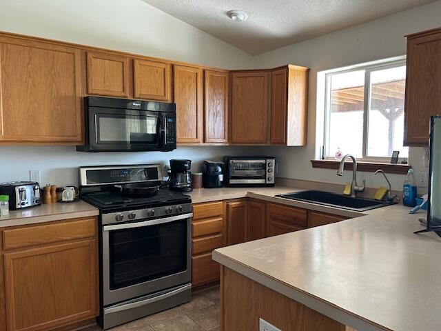 2335 Garey Lane Property Photo 10