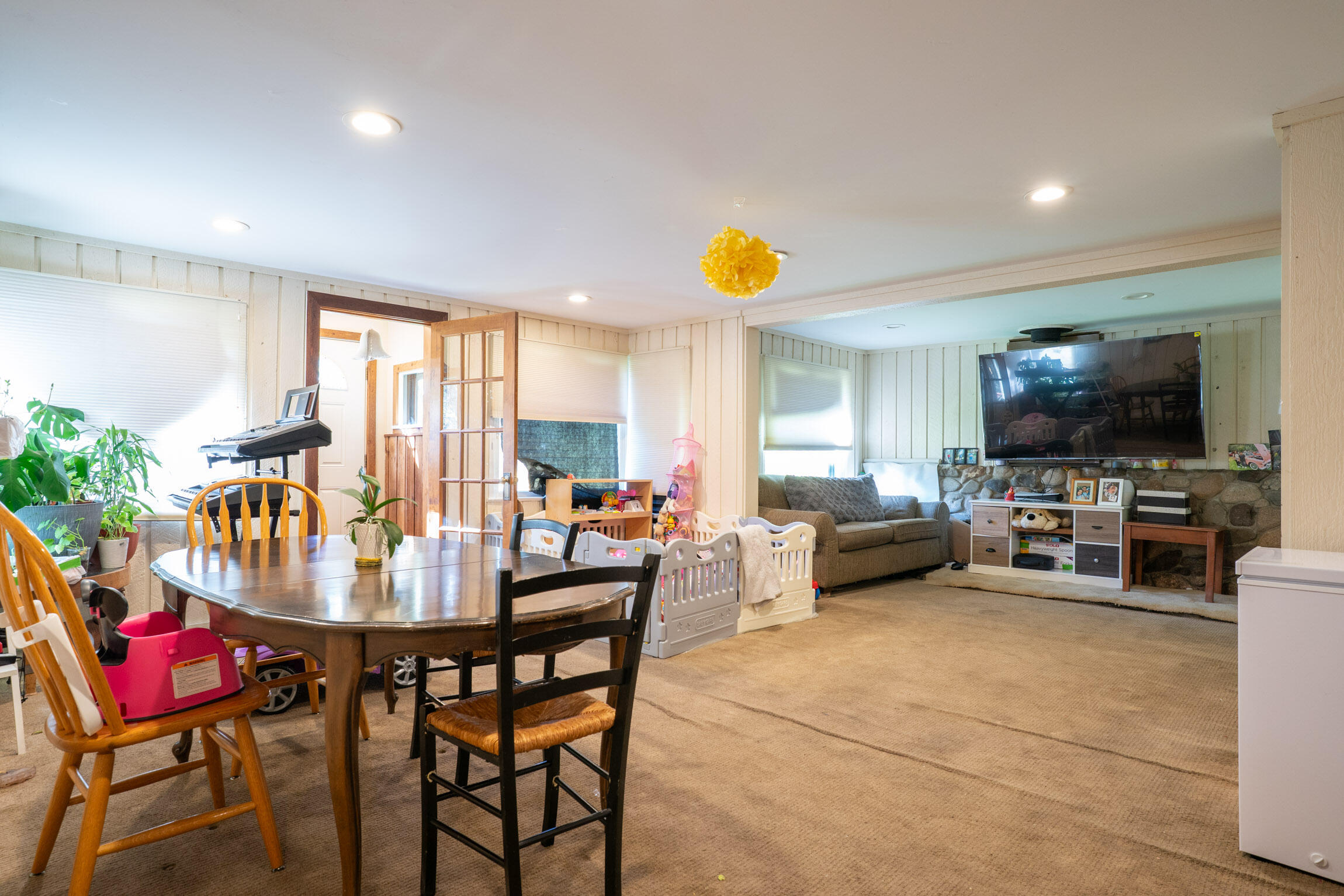 115 E Pine St Property Photo 3