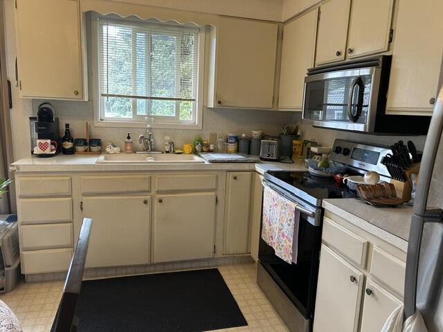 12136 State Highway 75 Property Photo 3