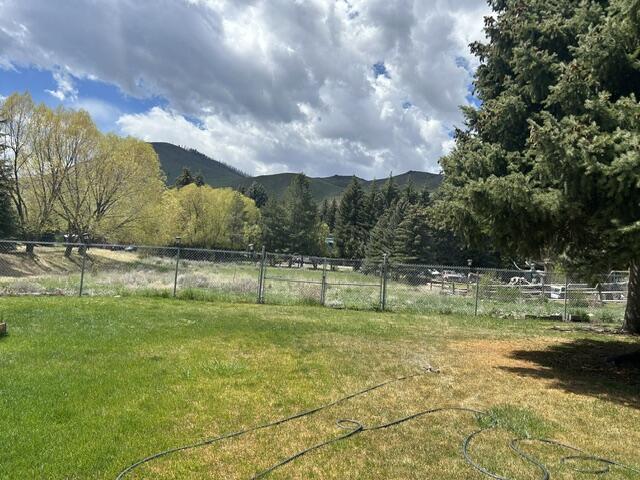 12136 State Highway 75 Property Photo 16