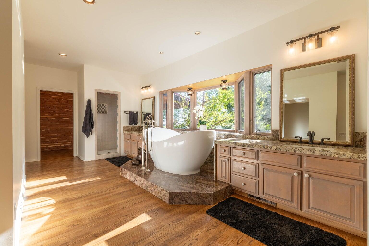 26-334371 Property Photo 23